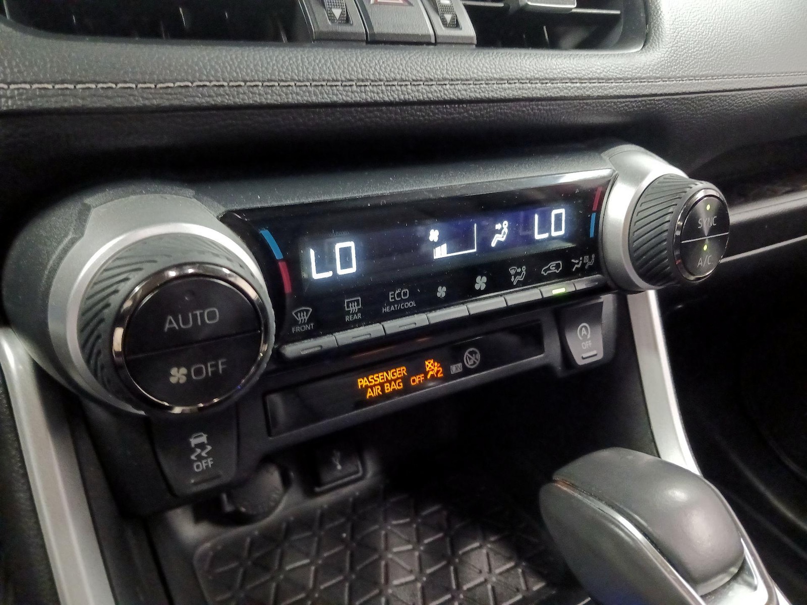 2022 Toyota RAV4 XLE Premium - Photo 15