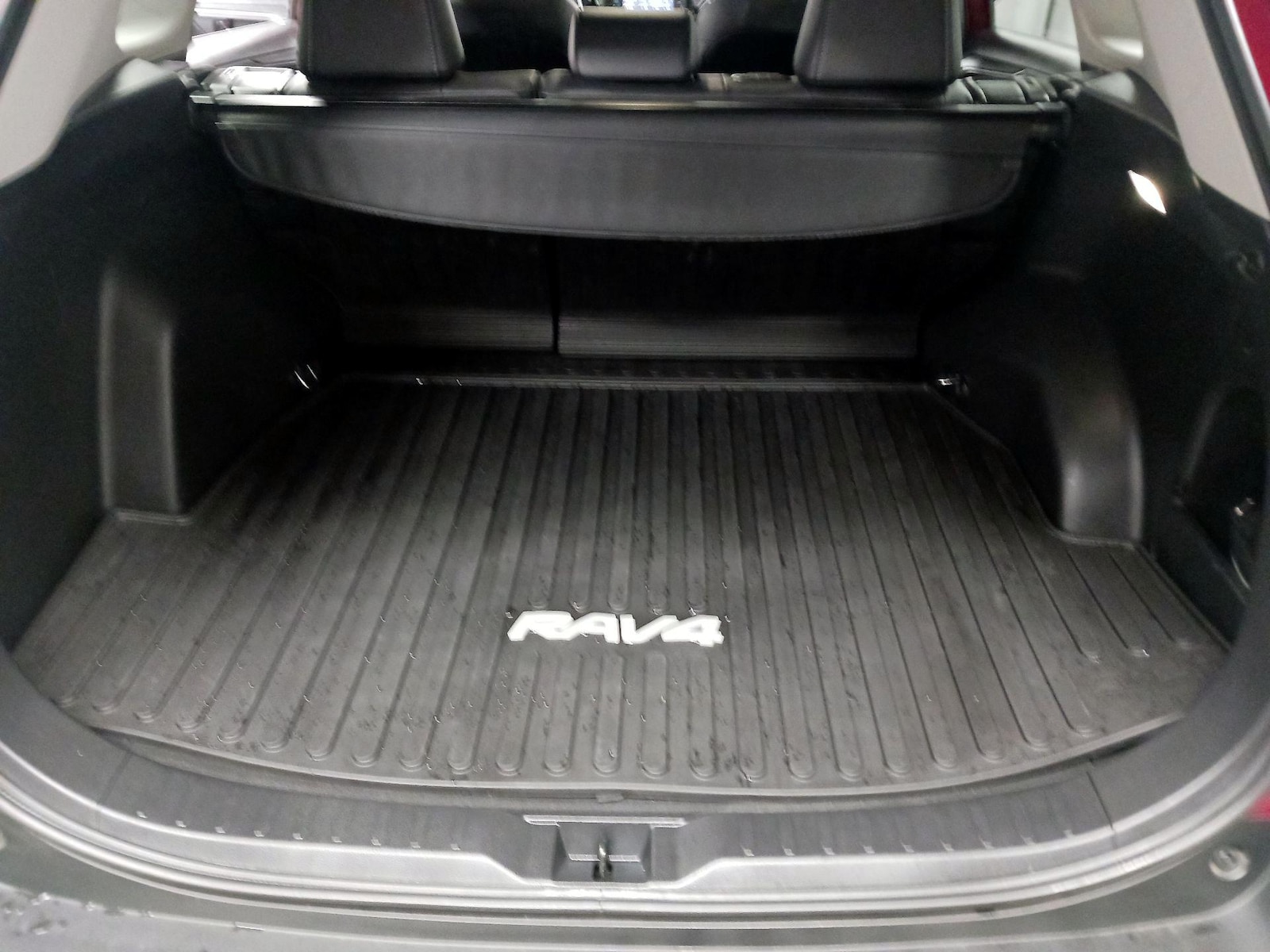 2022 Toyota RAV4 XLE Premium - Photo 17