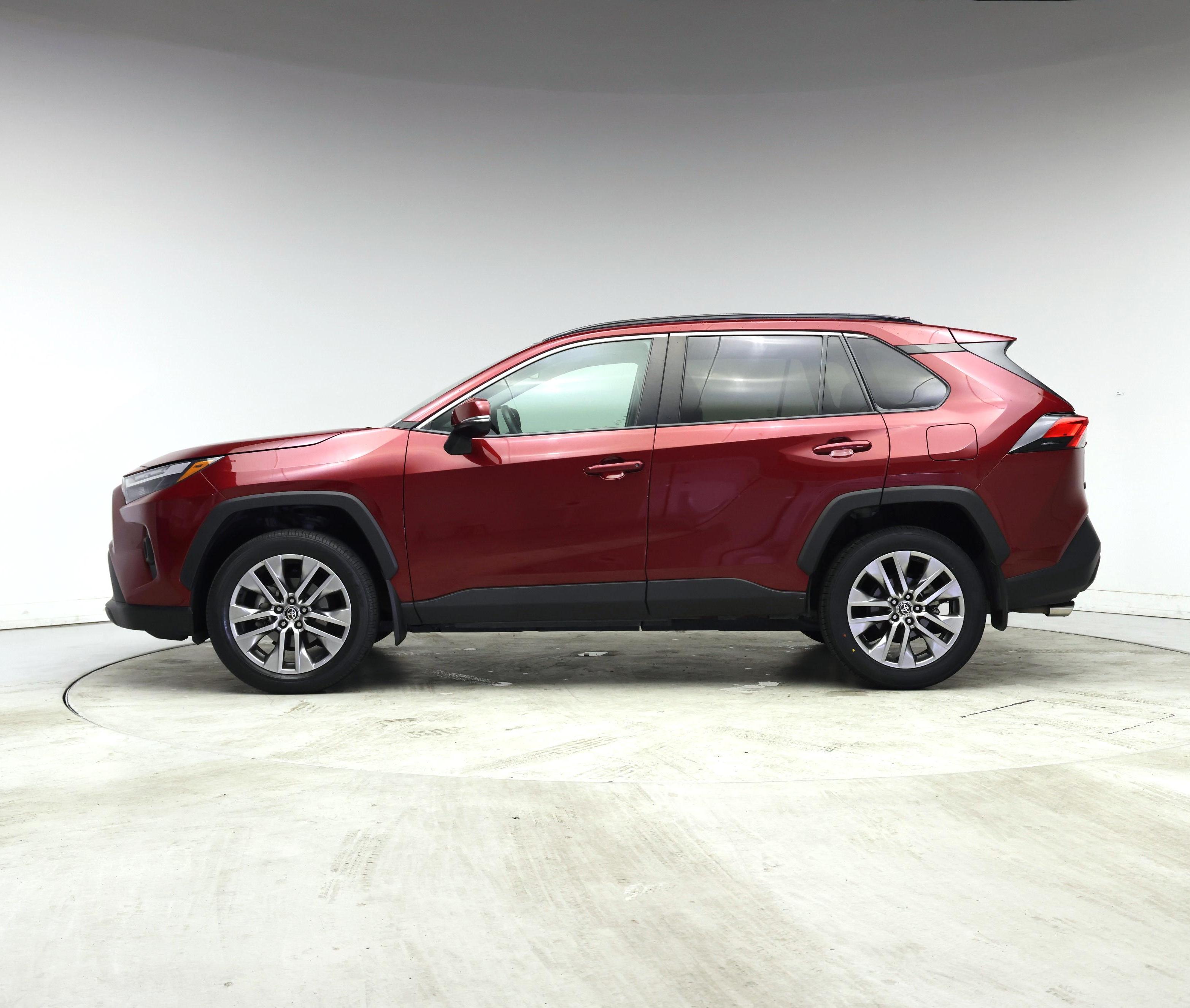 Thumbnail: 2022 Toyota RAV4 - 3