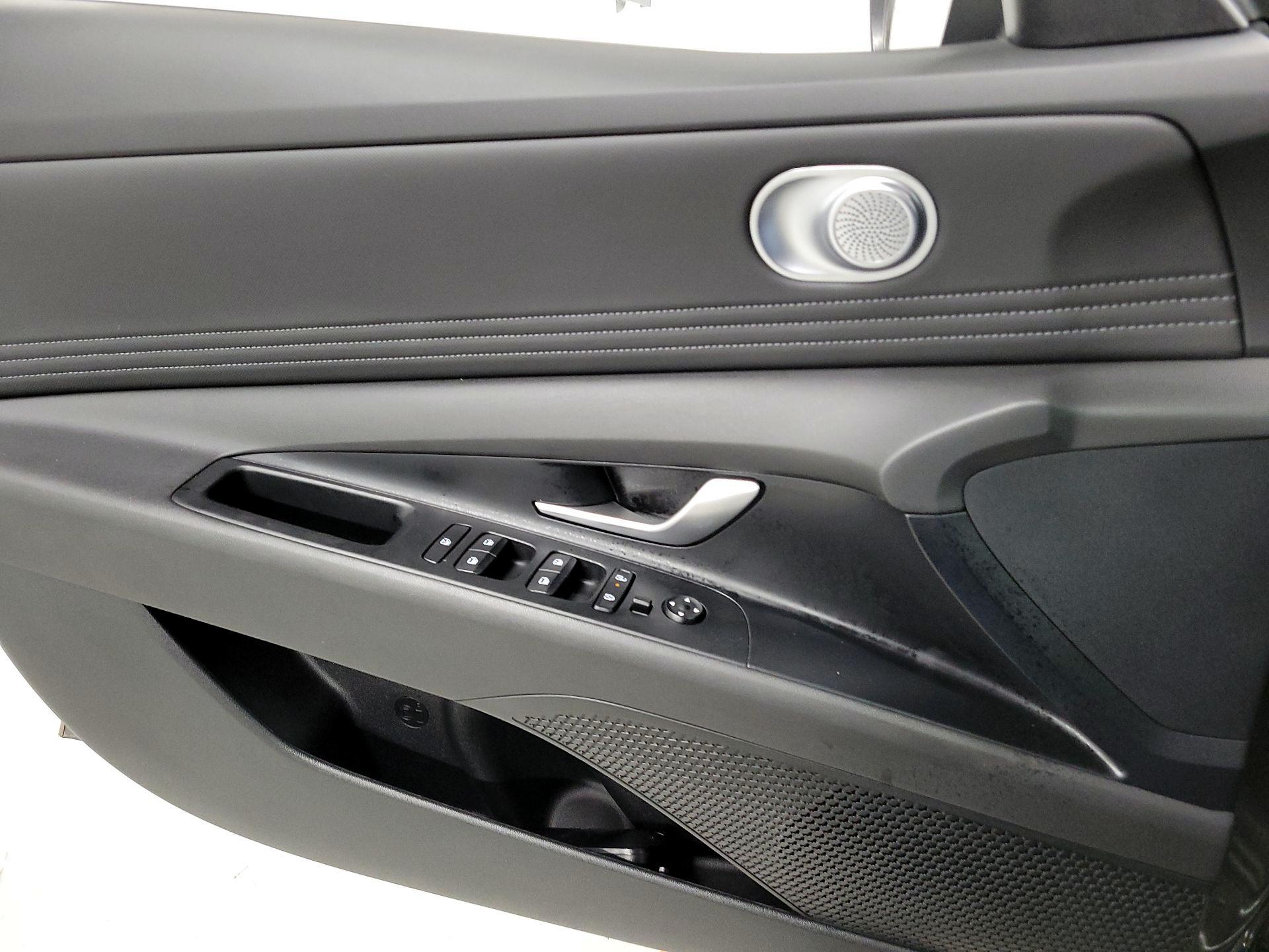 Thumbnail: 2024 Hyundai Elantra - 12