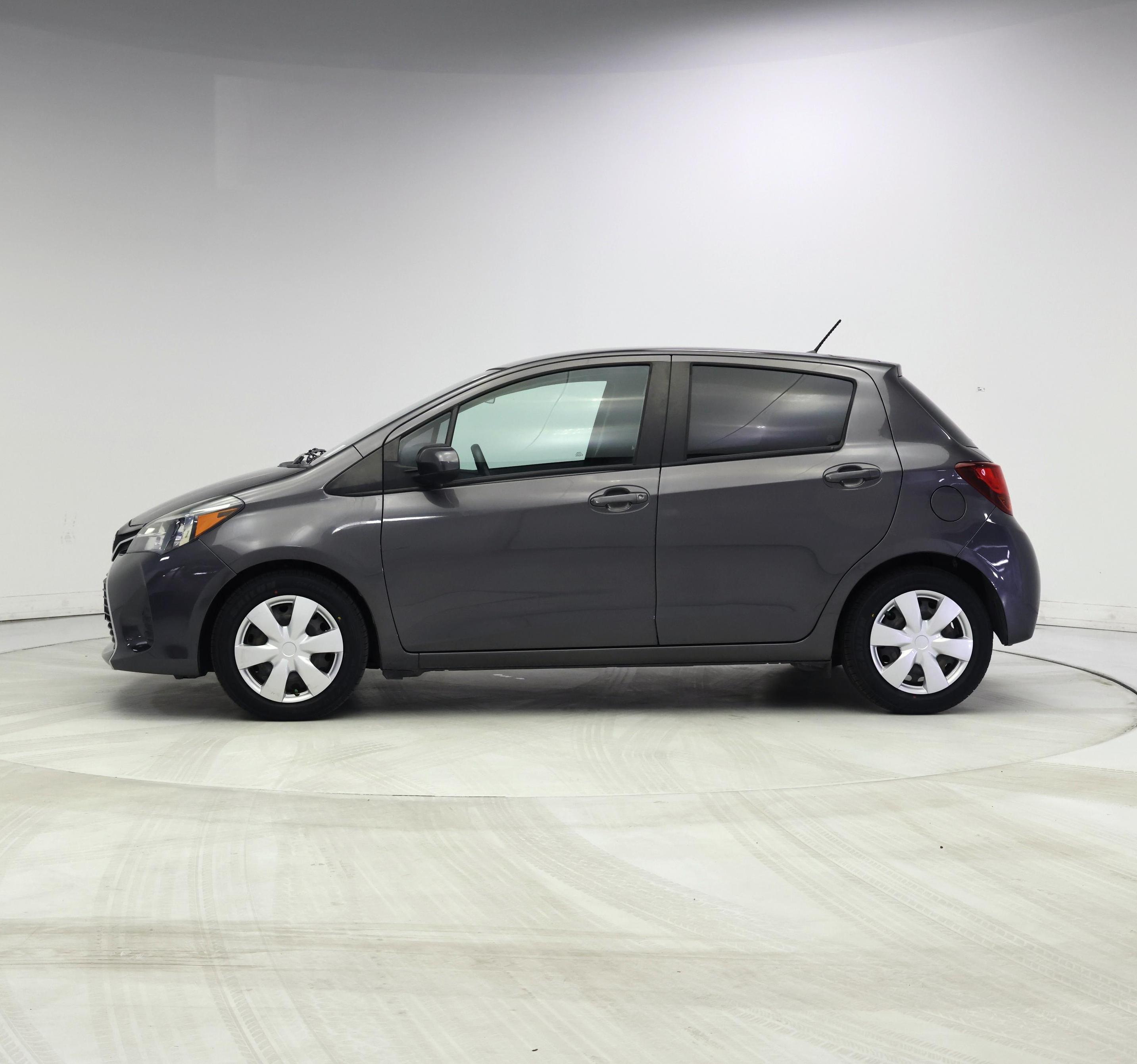 Thumbnail: 2017 Toyota Yaris - 3