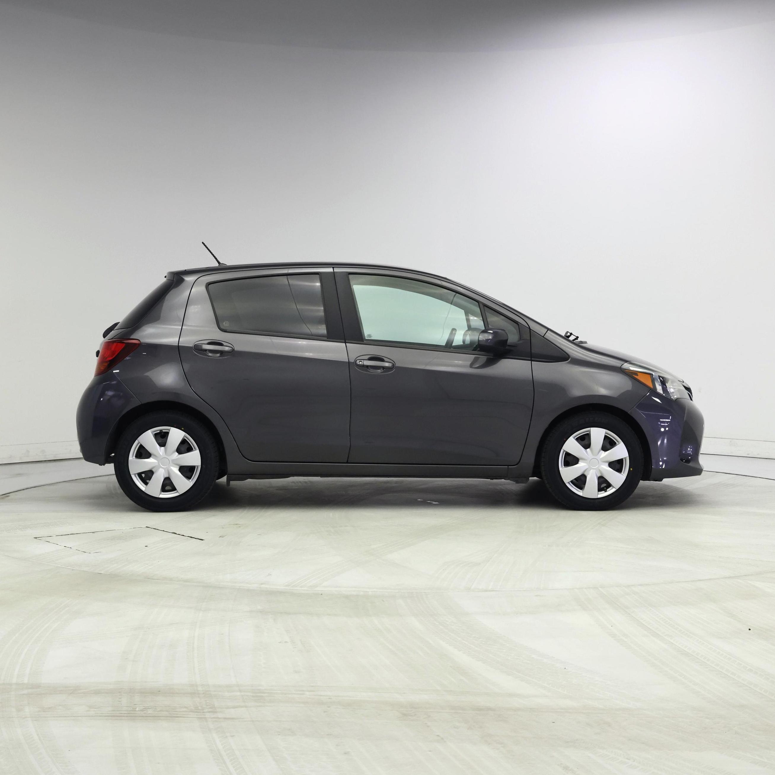 Thumbnail: 2017 Toyota Yaris - 7