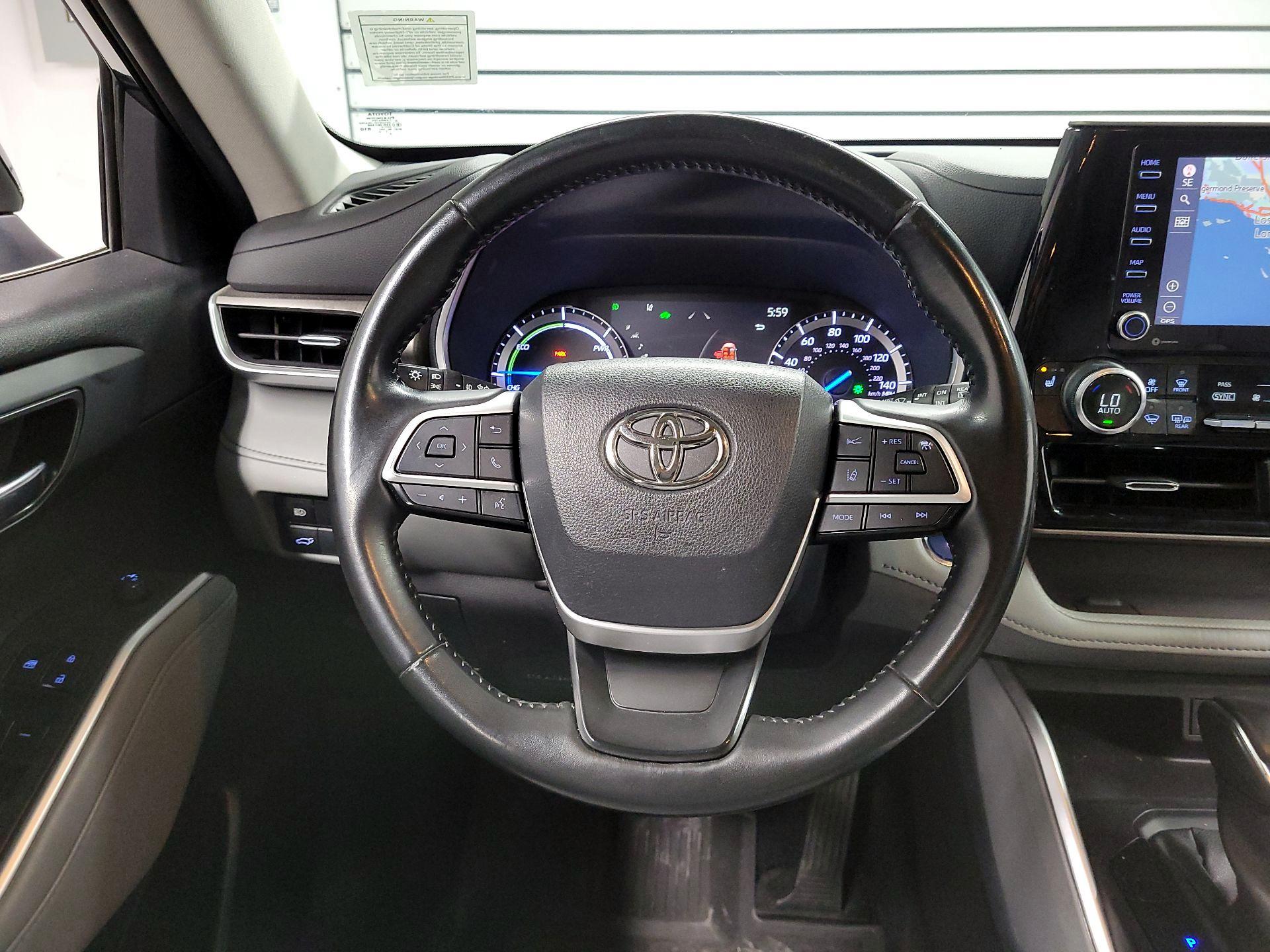 Thumbnail: 2022 Toyota Highlander - 10