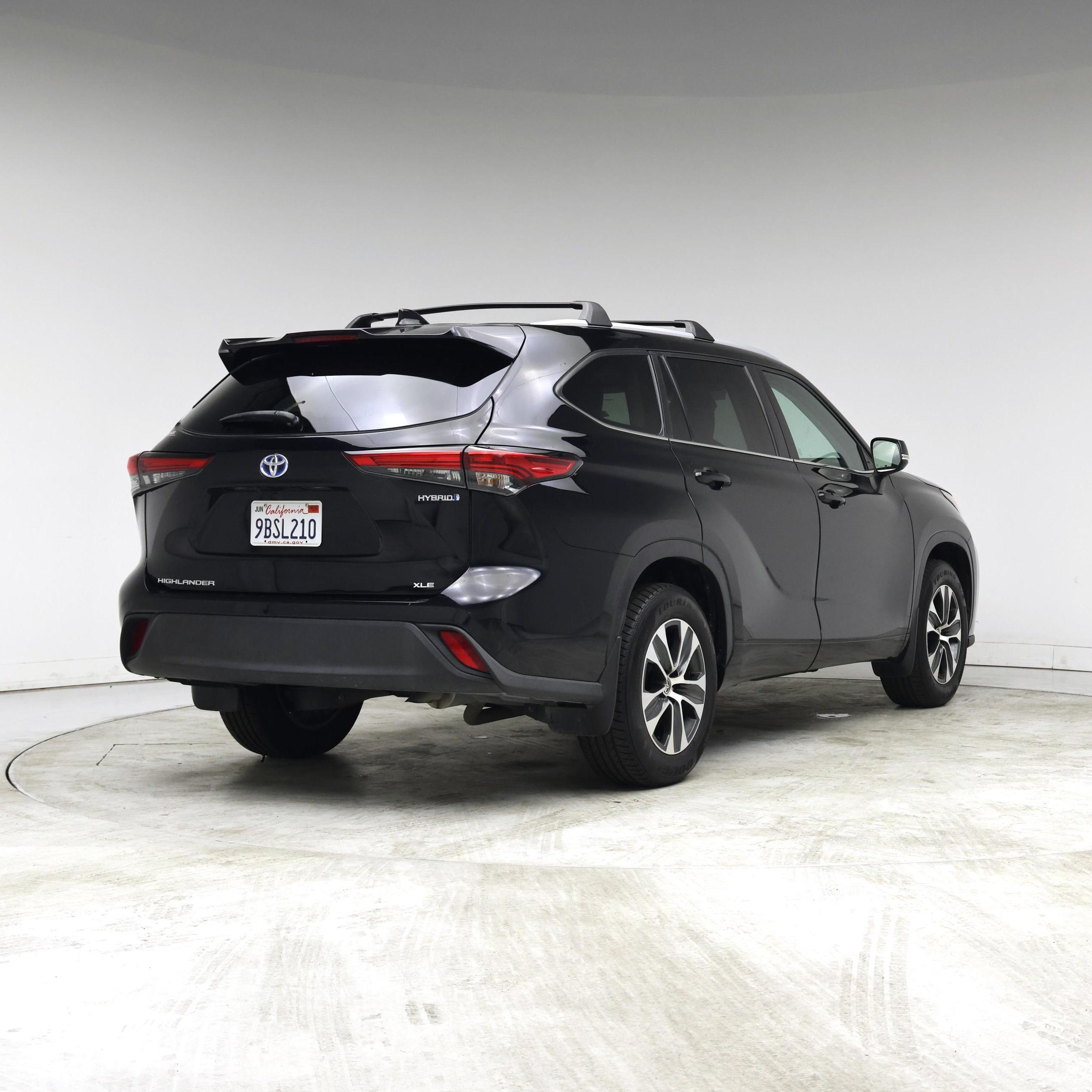 Thumbnail: 2022 Toyota Highlander - 8