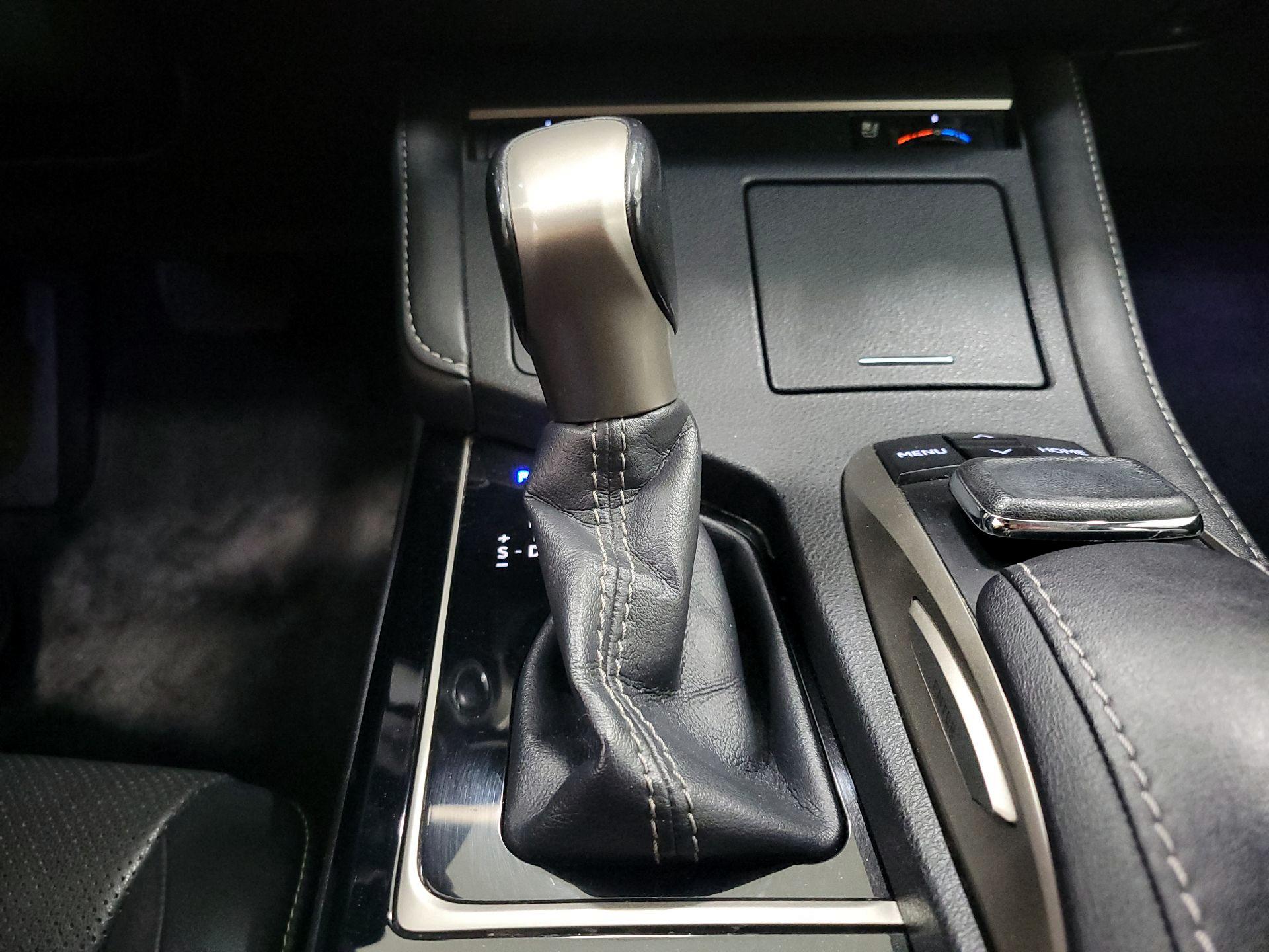 Thumbnail: 2016 Lexus ES - 18