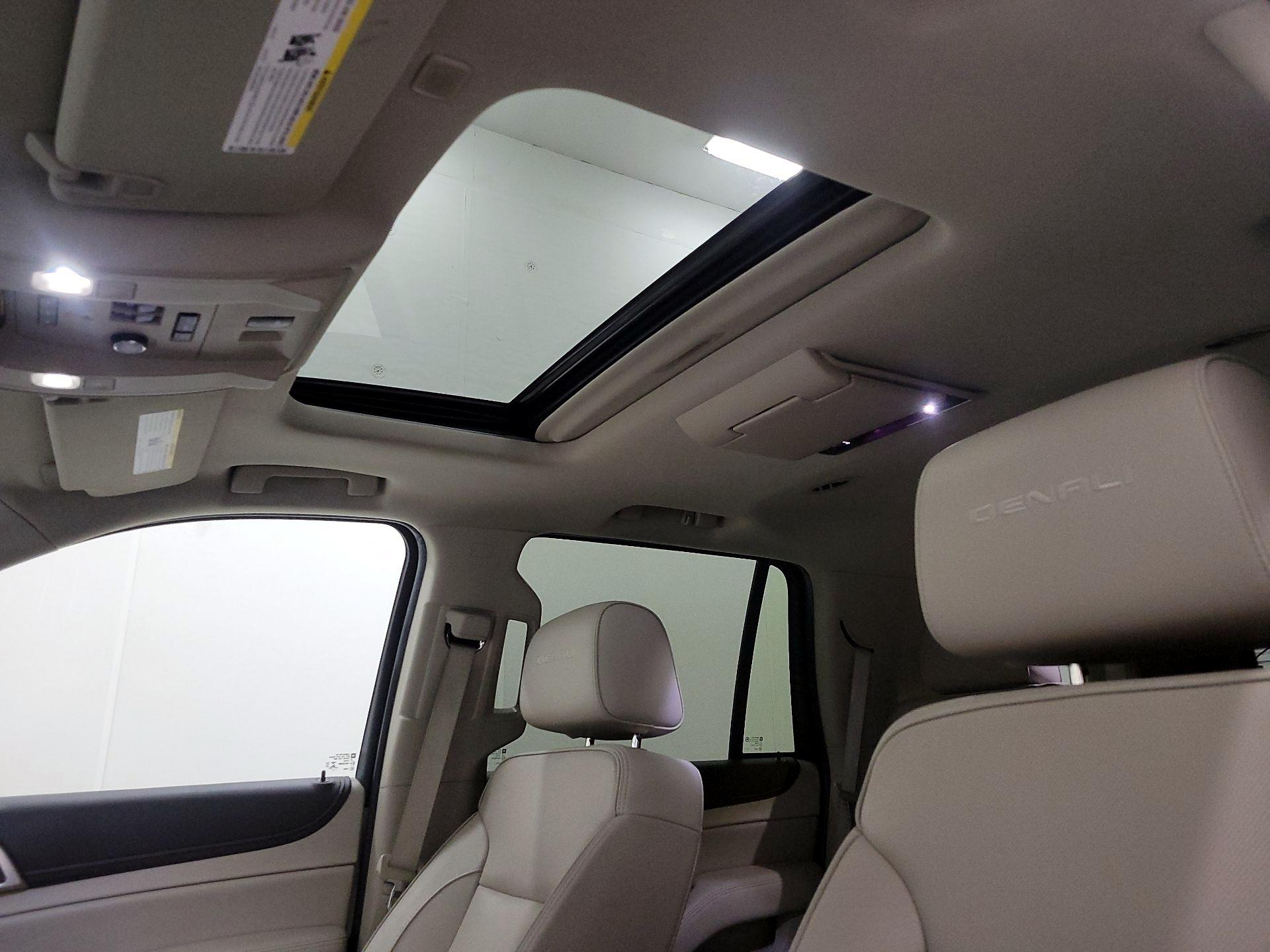 Thumbnail: 2019 GMC Yukon - 19