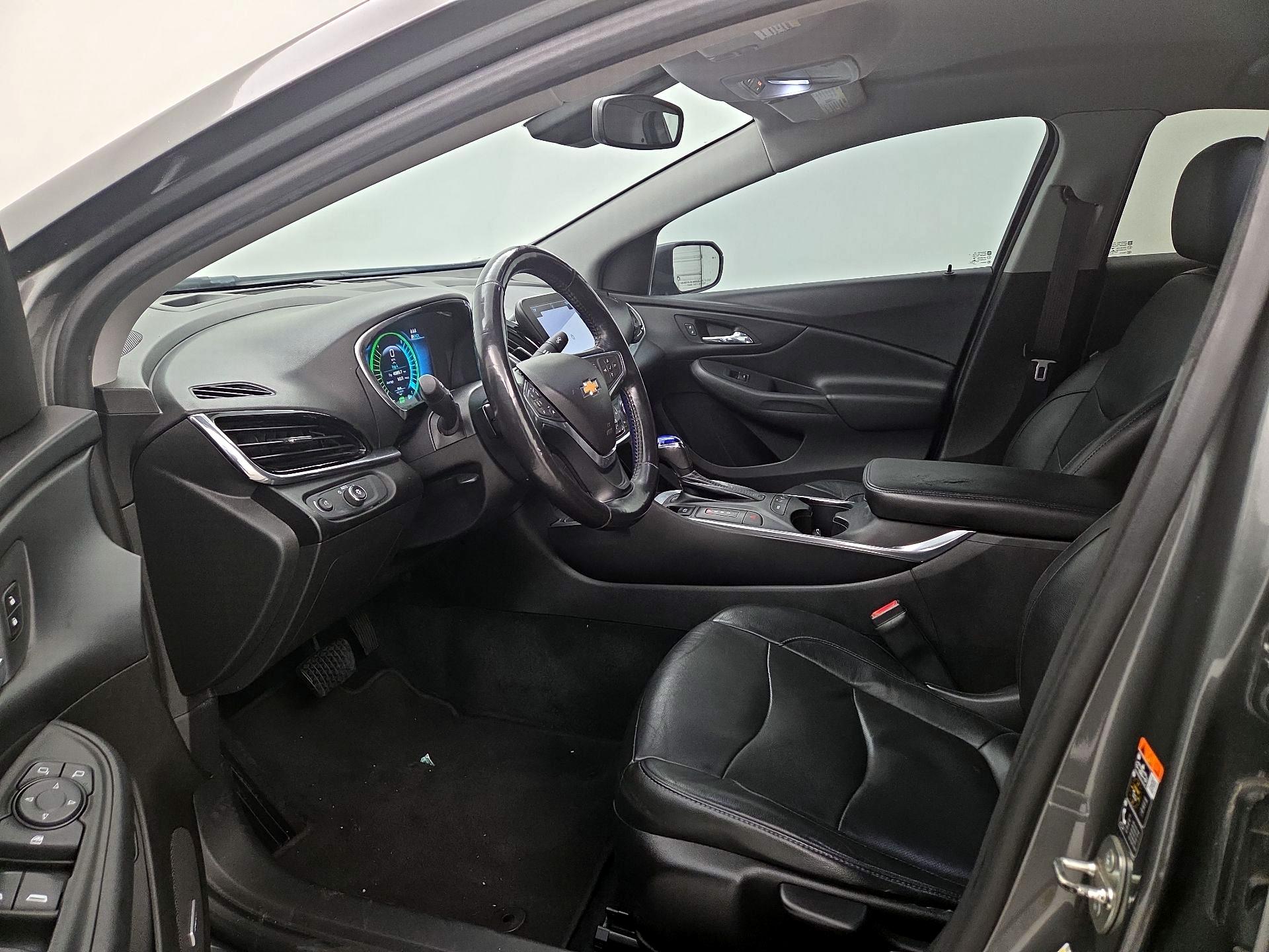 Thumbnail: 2016 Chevrolet Volt - 11