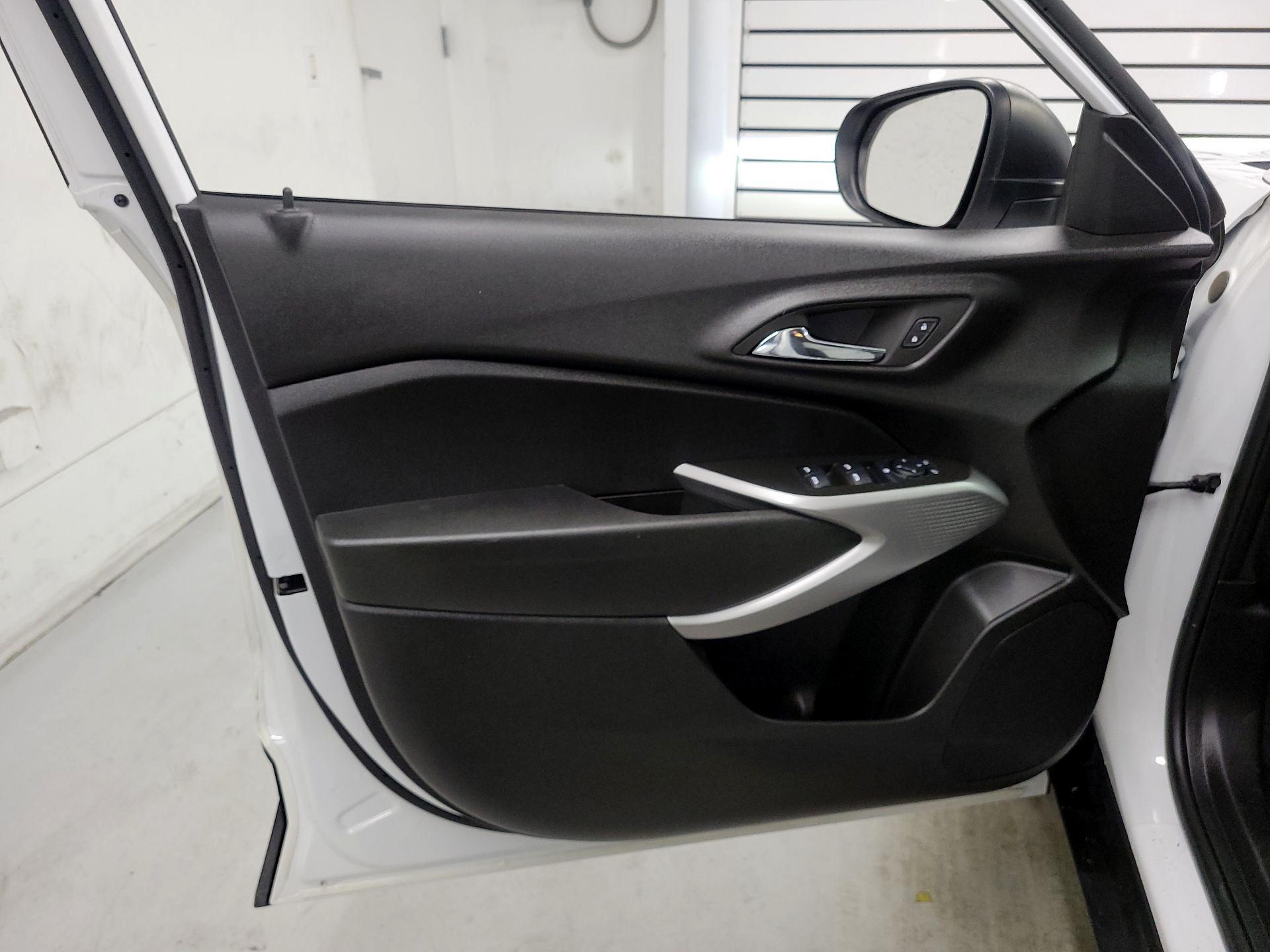 Thumbnail: 2024 Chevrolet Trax - 10