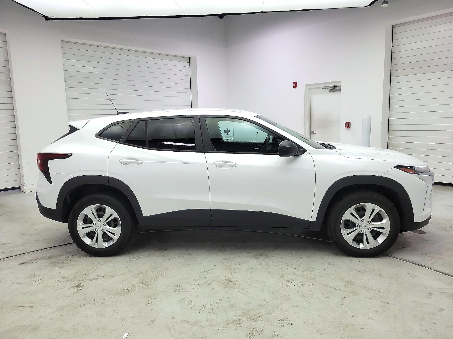Thumbnail: 2024 Chevrolet Trax - 4