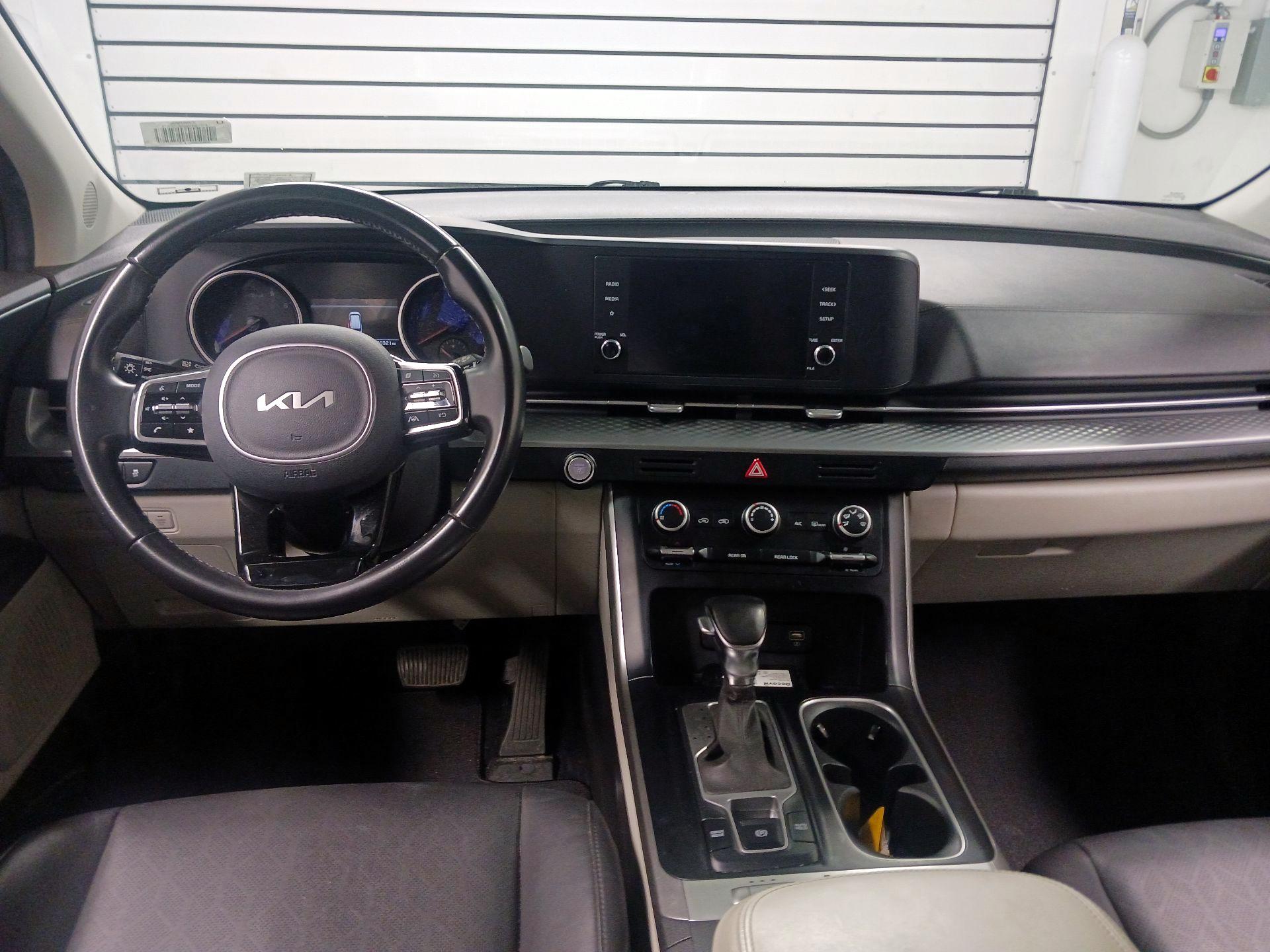 Thumbnail: 2022 Kia Carnival - 8