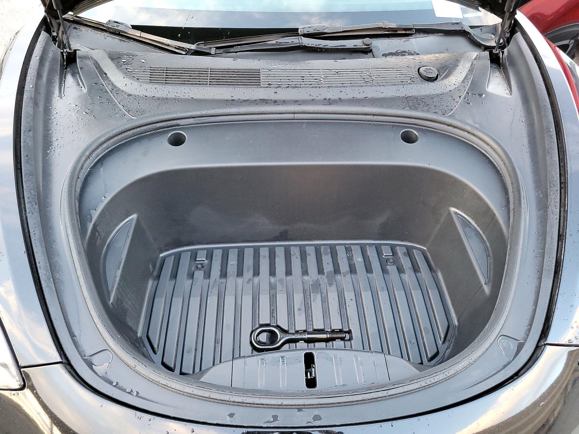 Thumbnail: 2023 Tesla Model 3 - 19