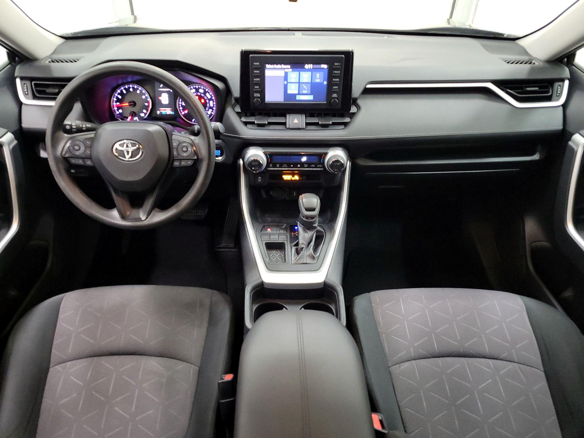 Thumbnail: 2019 Toyota RAV4 - 9