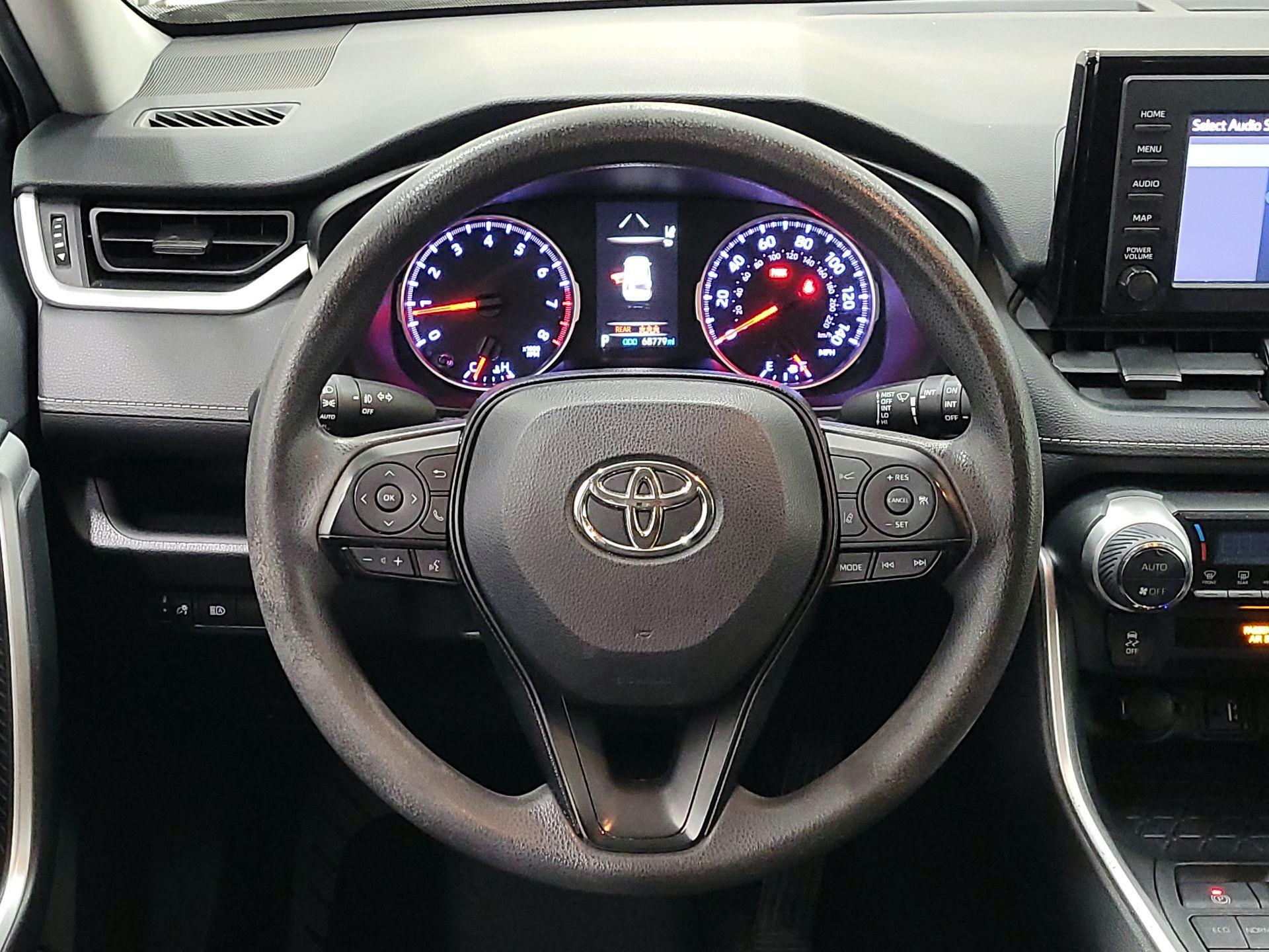 Thumbnail: 2019 Toyota RAV4 - 10