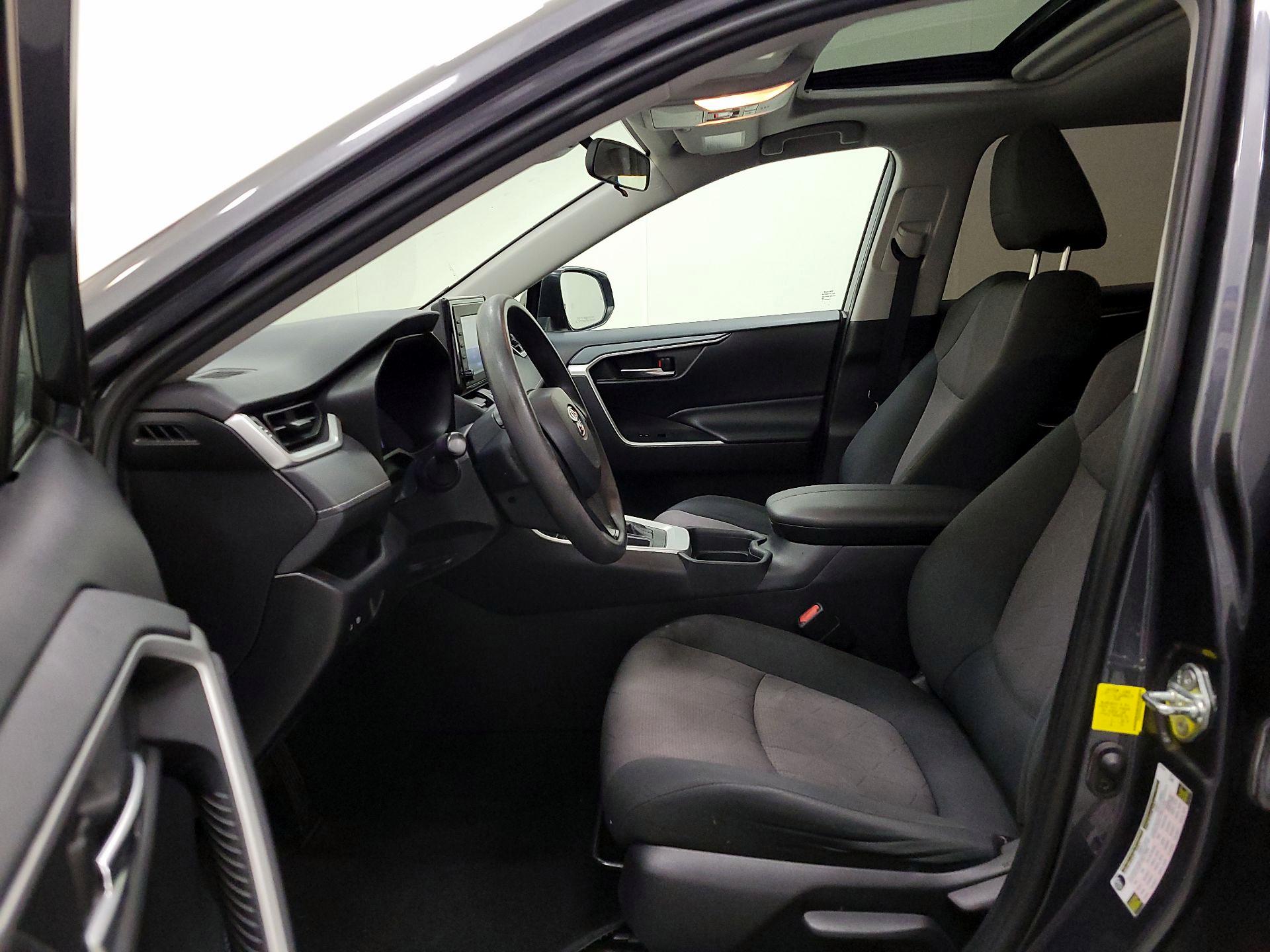 Thumbnail: 2019 Toyota RAV4 - 11