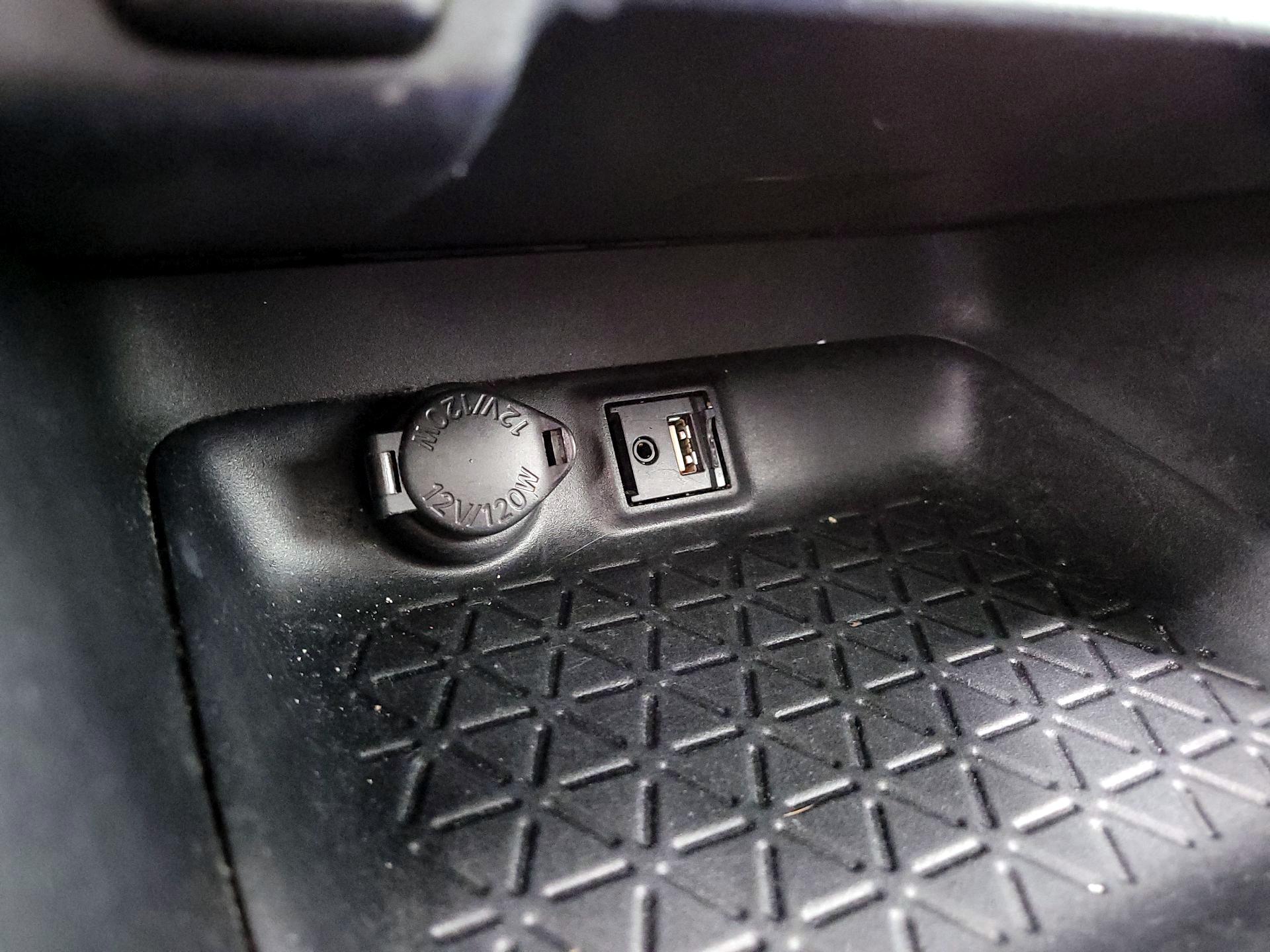 Thumbnail: 2019 Toyota RAV4 - 18