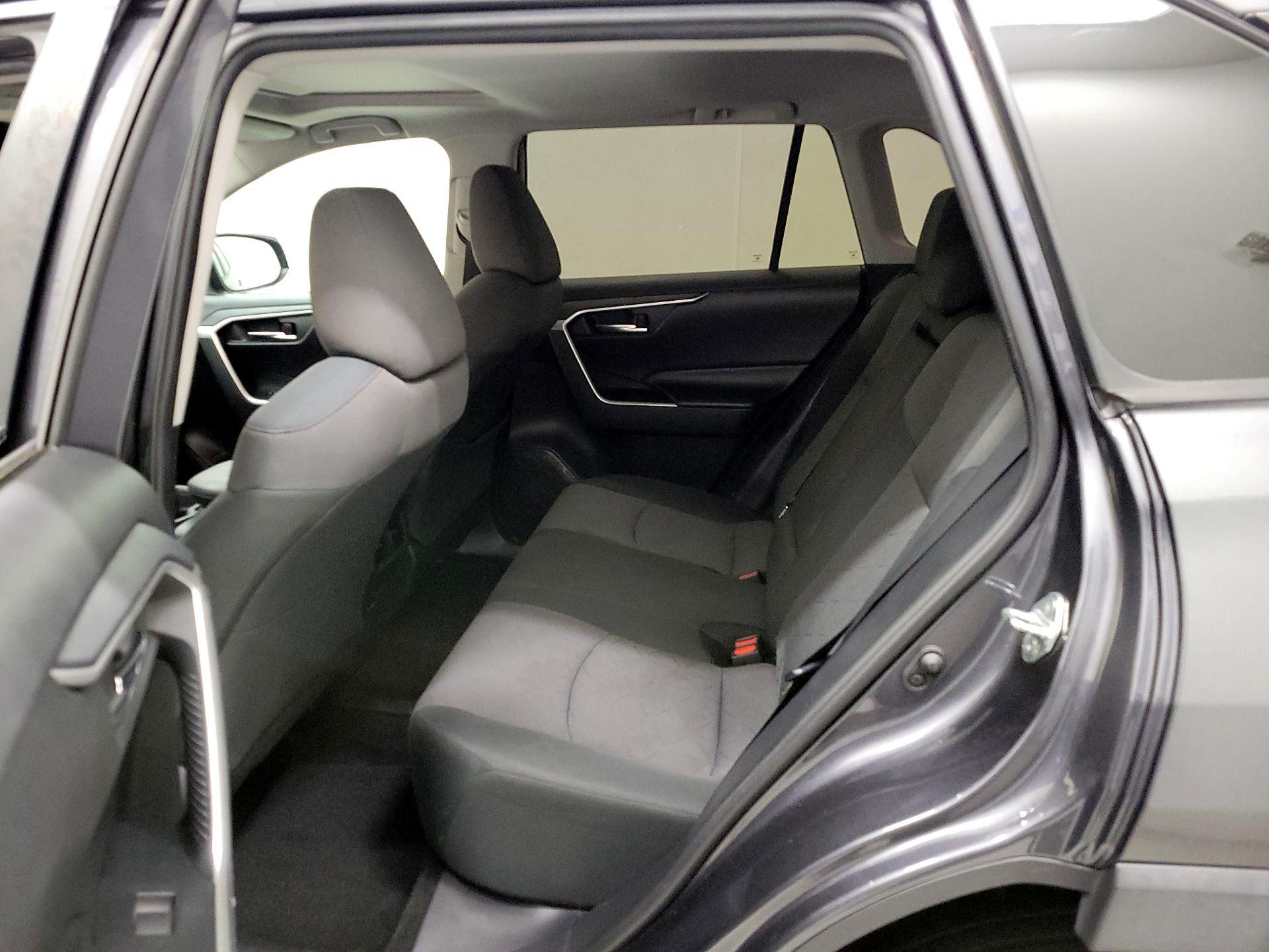 Thumbnail: 2019 Toyota RAV4 - 20