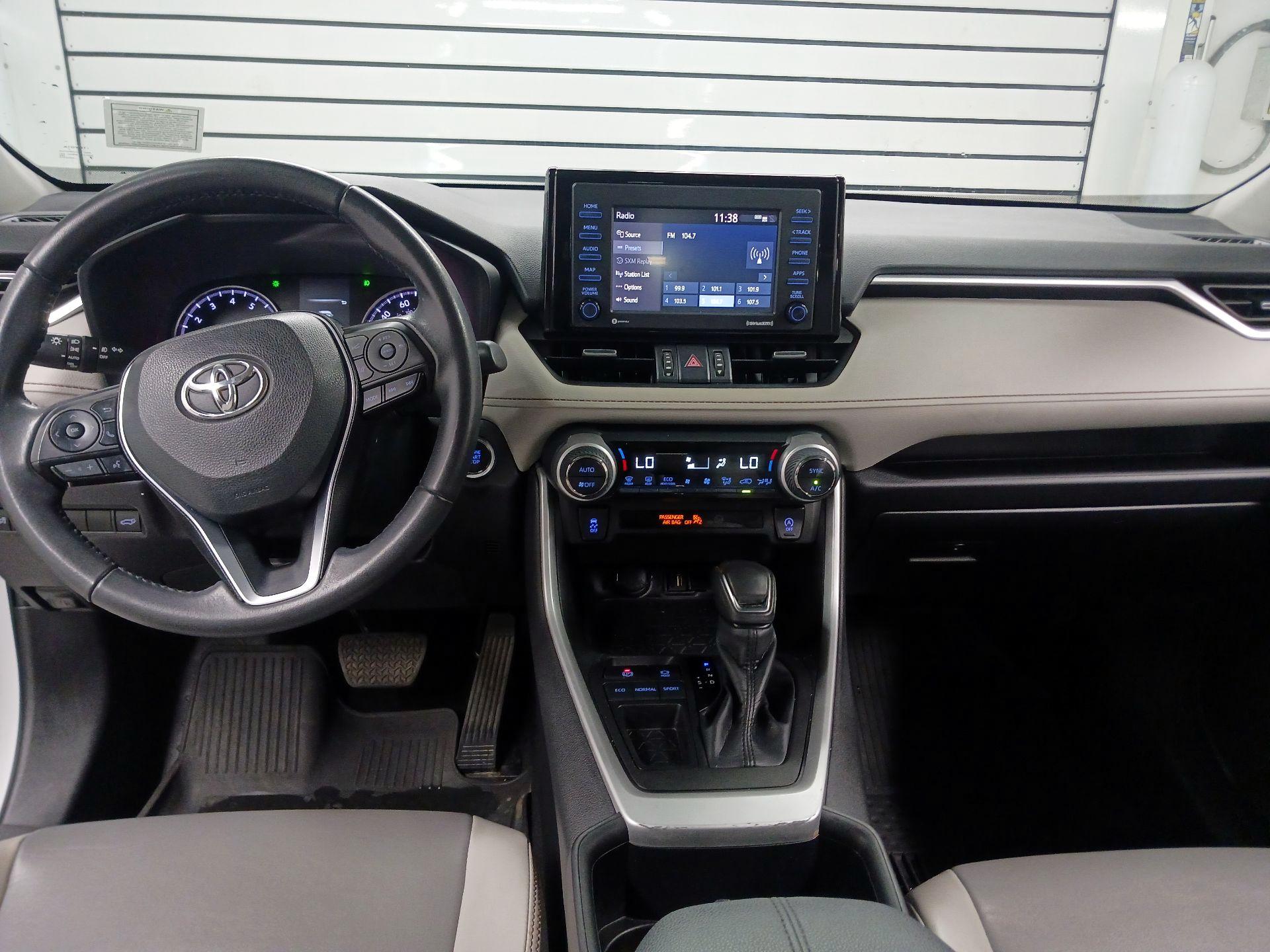 Thumbnail: 2022 Toyota RAV4 - 9