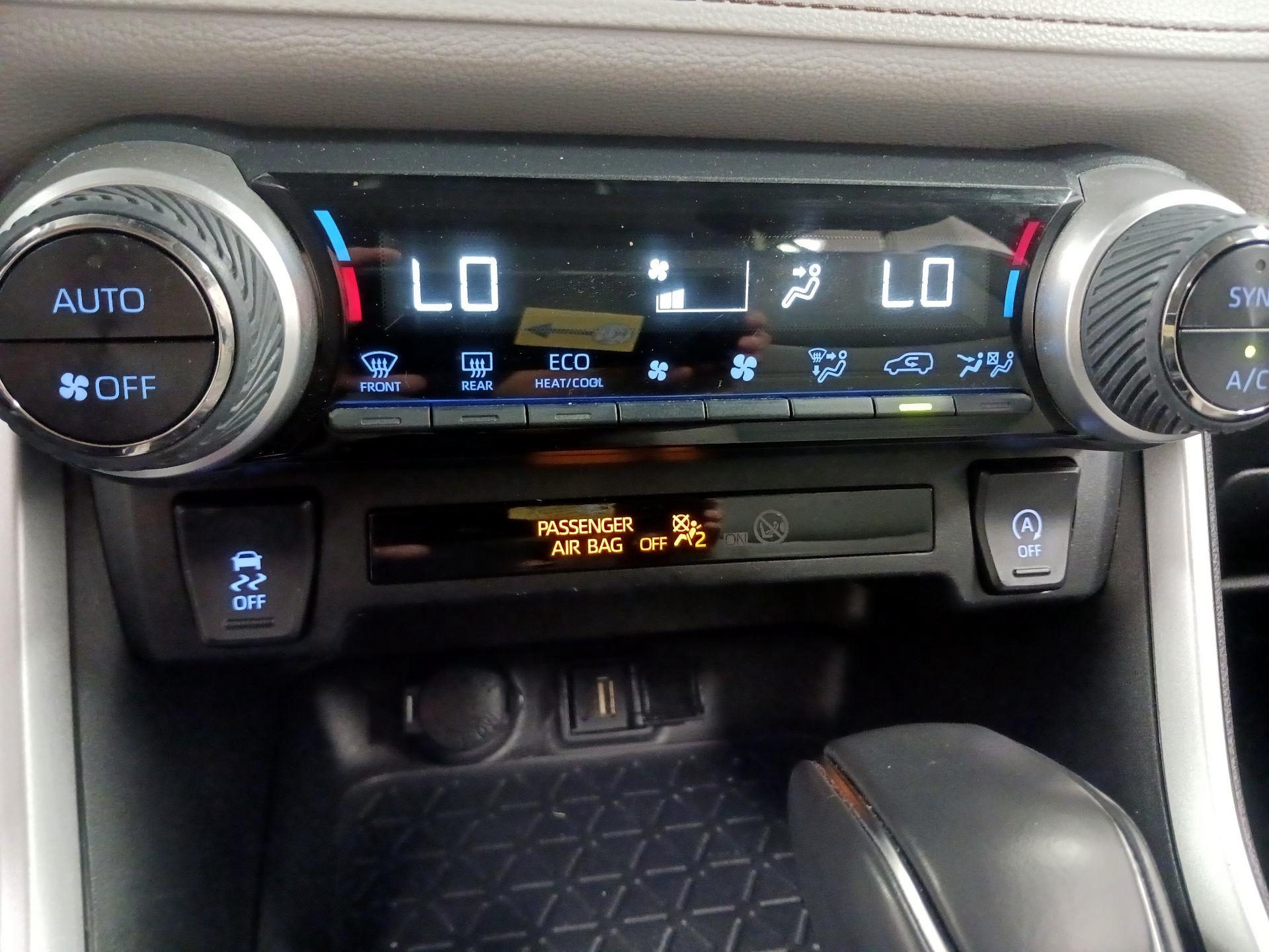 Thumbnail: 2022 Toyota RAV4 - 14