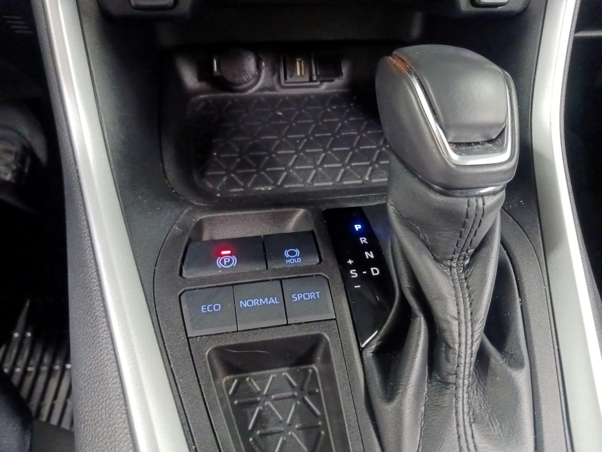 Thumbnail: 2022 Toyota RAV4 - 15