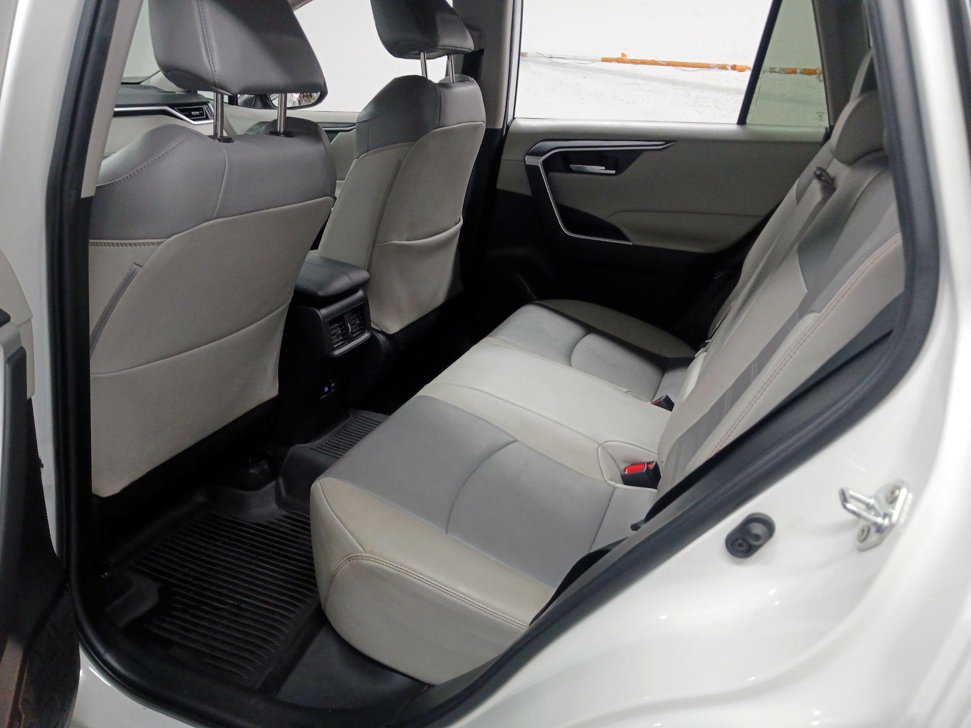 Thumbnail: 2022 Toyota RAV4 - 16