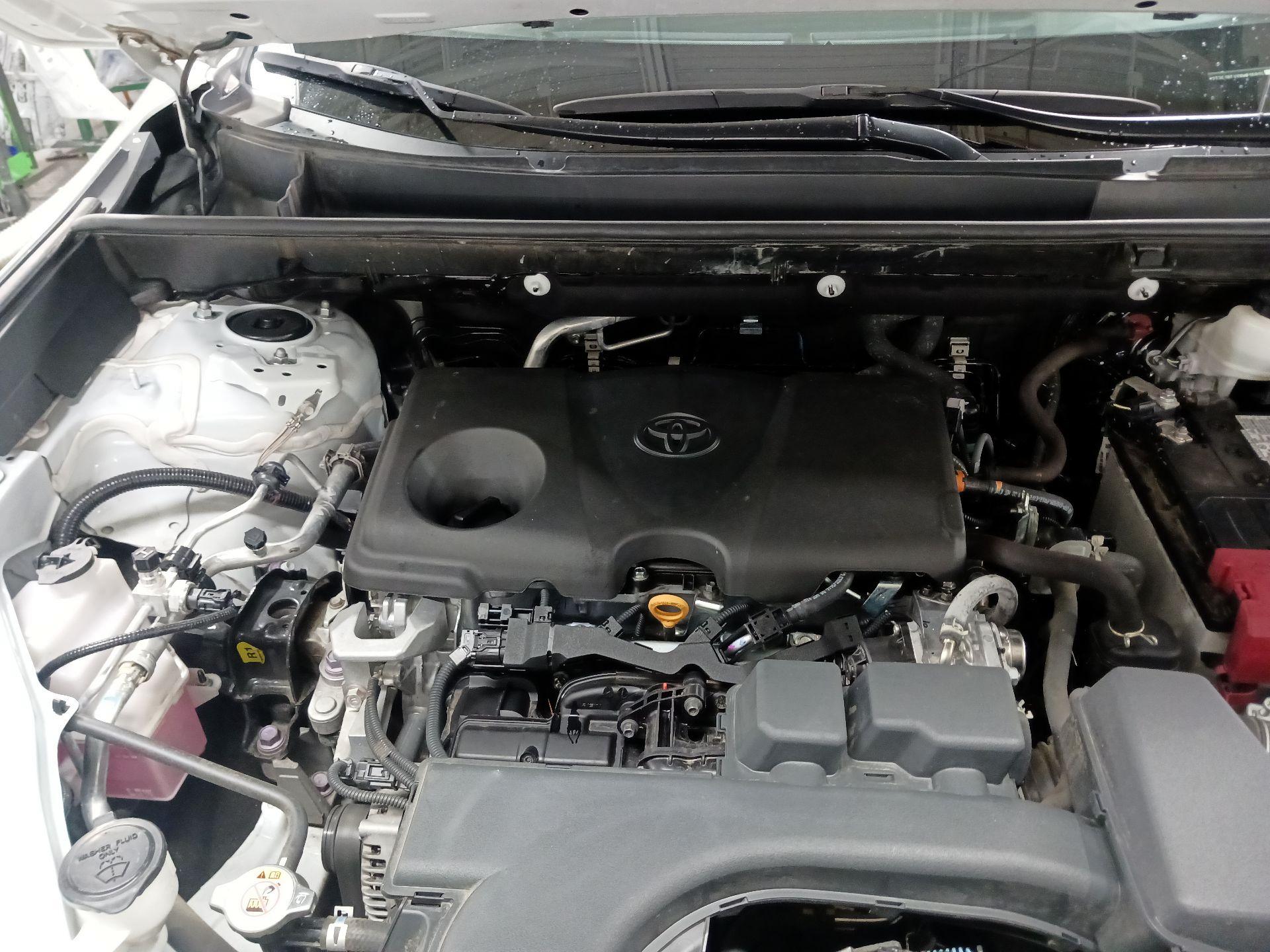 Thumbnail: 2022 Toyota RAV4 - 18
