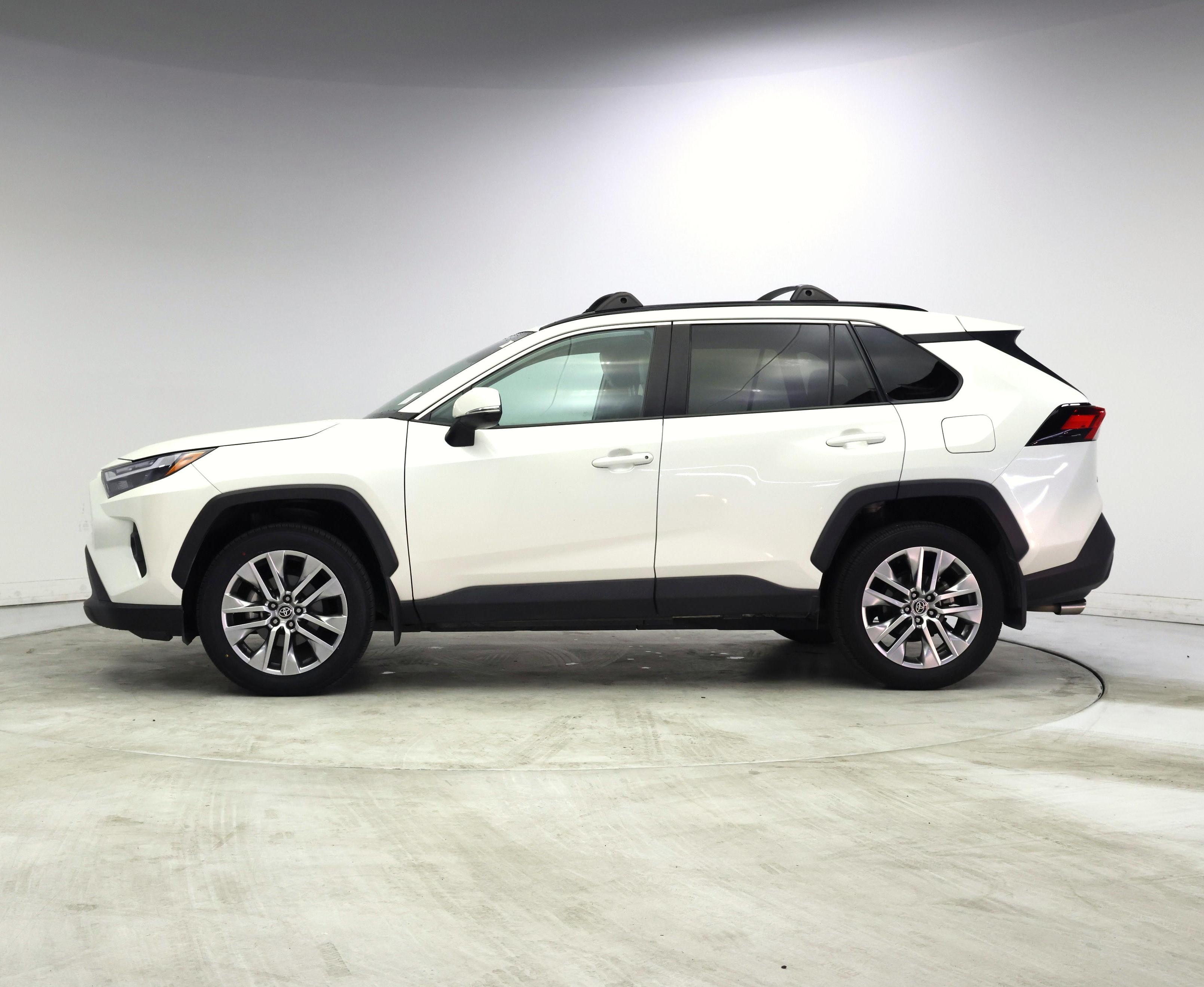 Thumbnail: 2022 Toyota RAV4 - 3