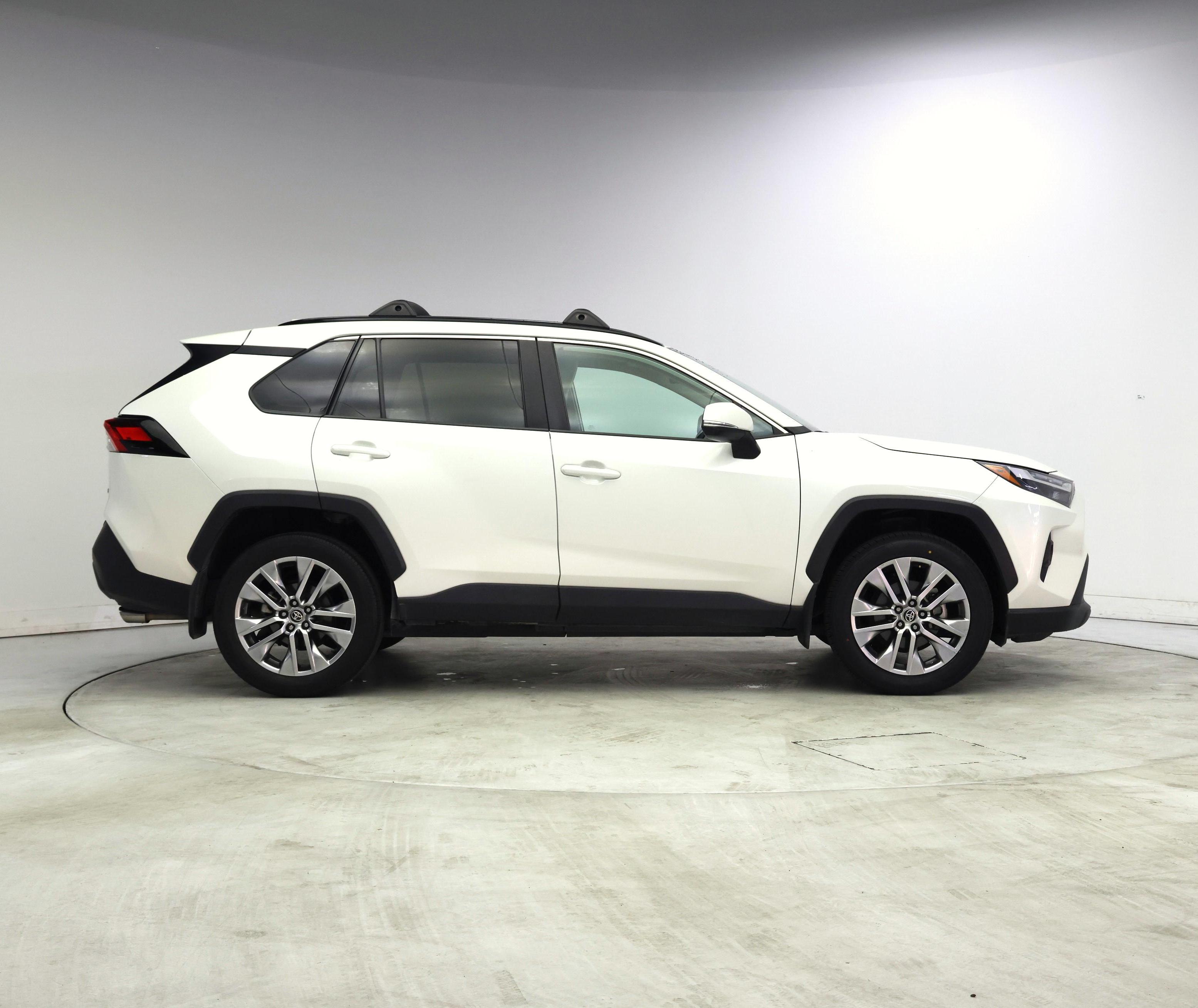 Thumbnail: 2022 Toyota RAV4 - 7