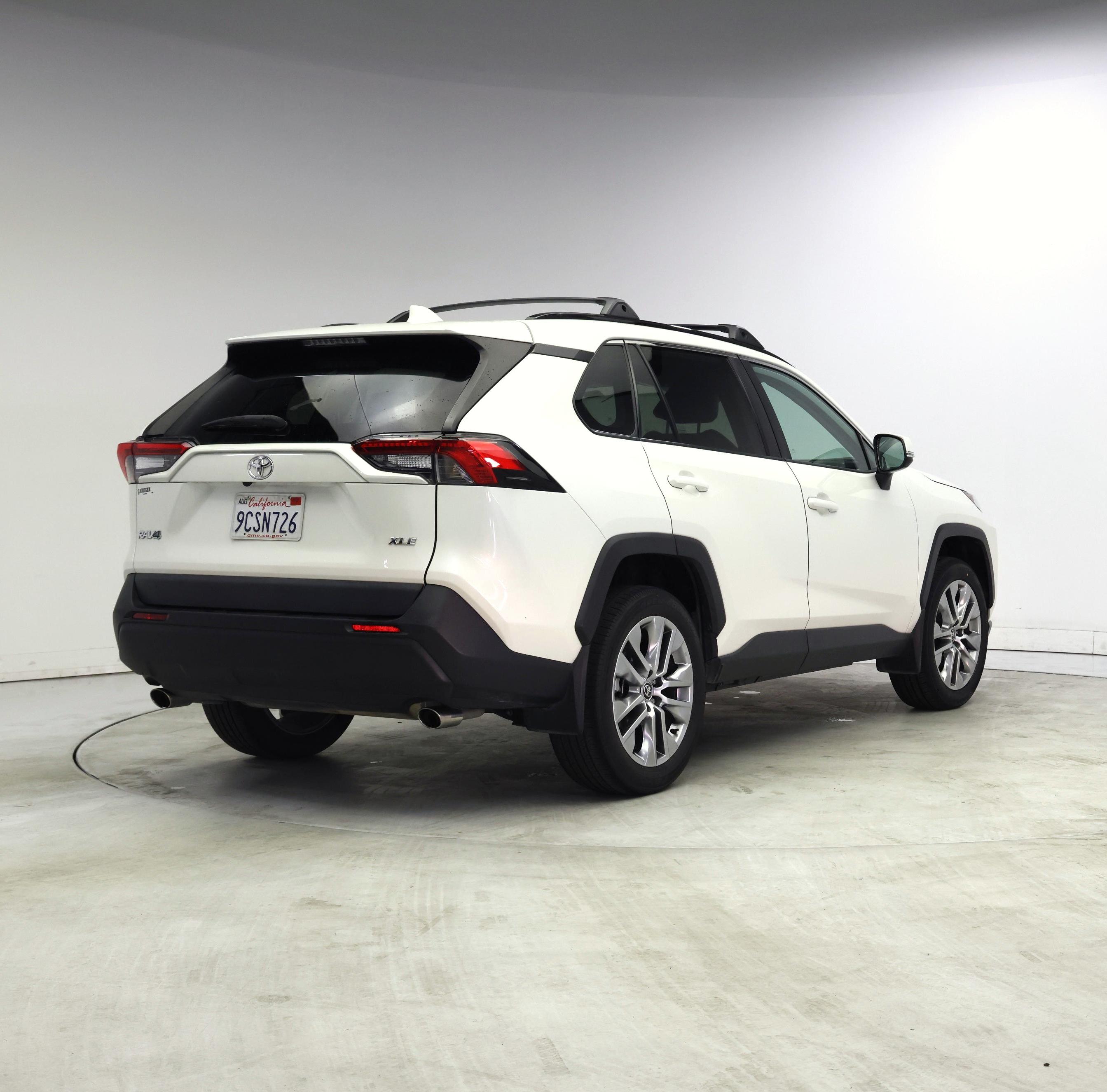 Thumbnail: 2022 Toyota RAV4 - 8