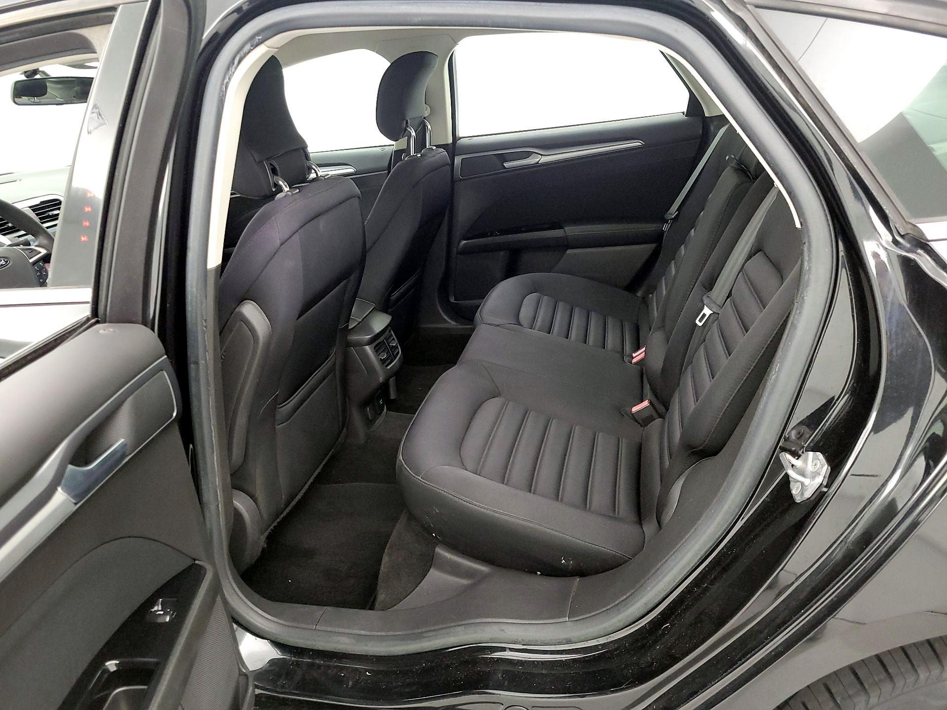 Thumbnail: 2014 Ford Fusion - 17