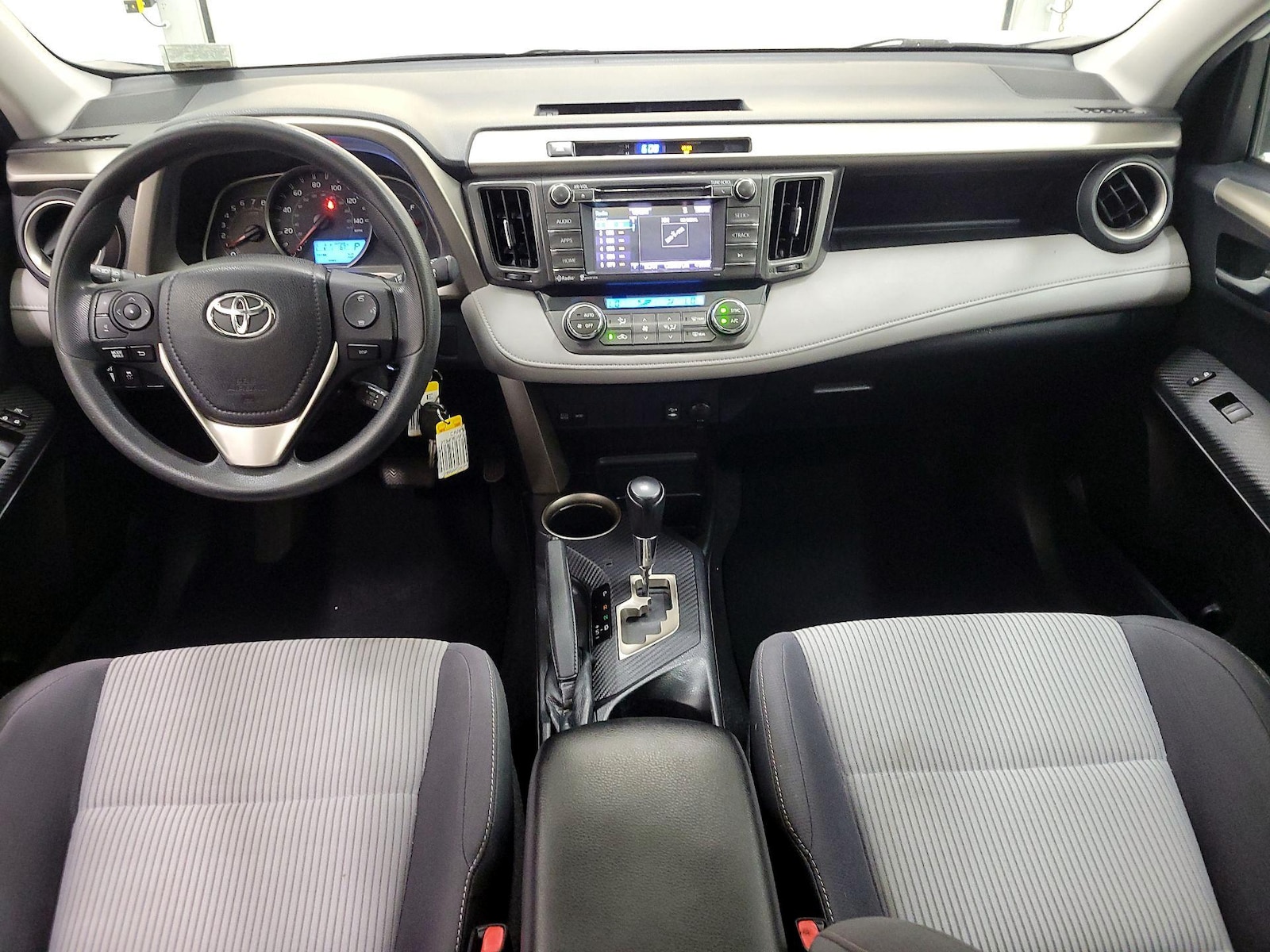 2015 Toyota RAV4 XLE - Photo 10