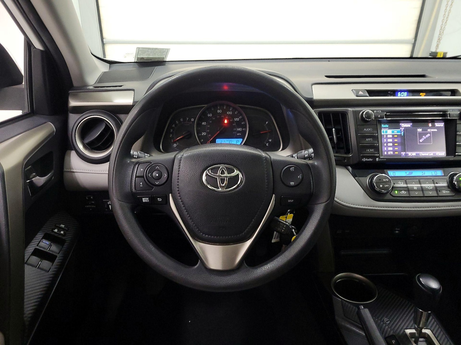 2015 Toyota RAV4 XLE - Photo 11