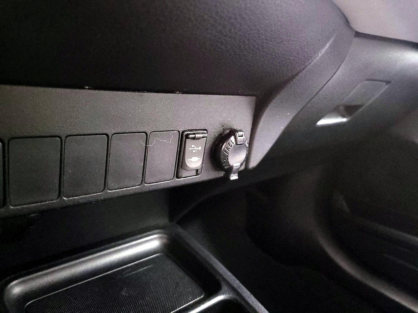 2015 Toyota RAV4 XLE - Photo 19