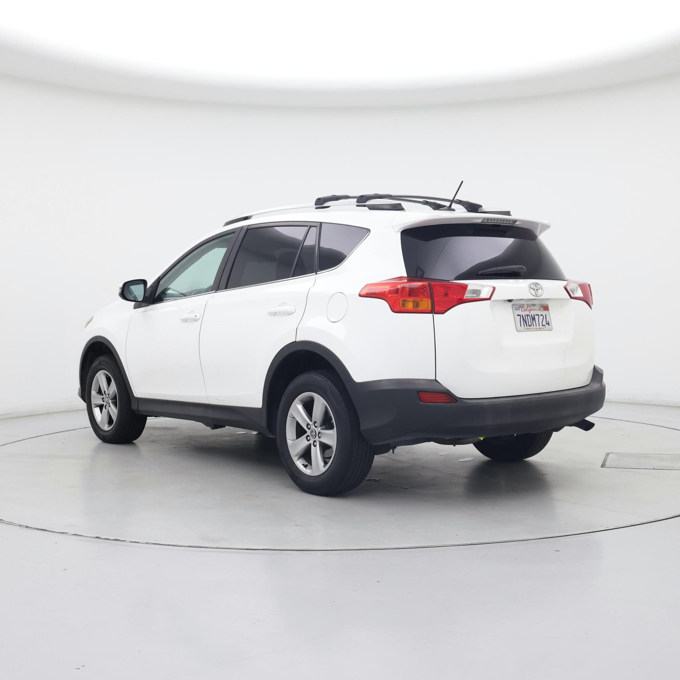 Thumbnail: 2015 Toyota RAV4 - 2
