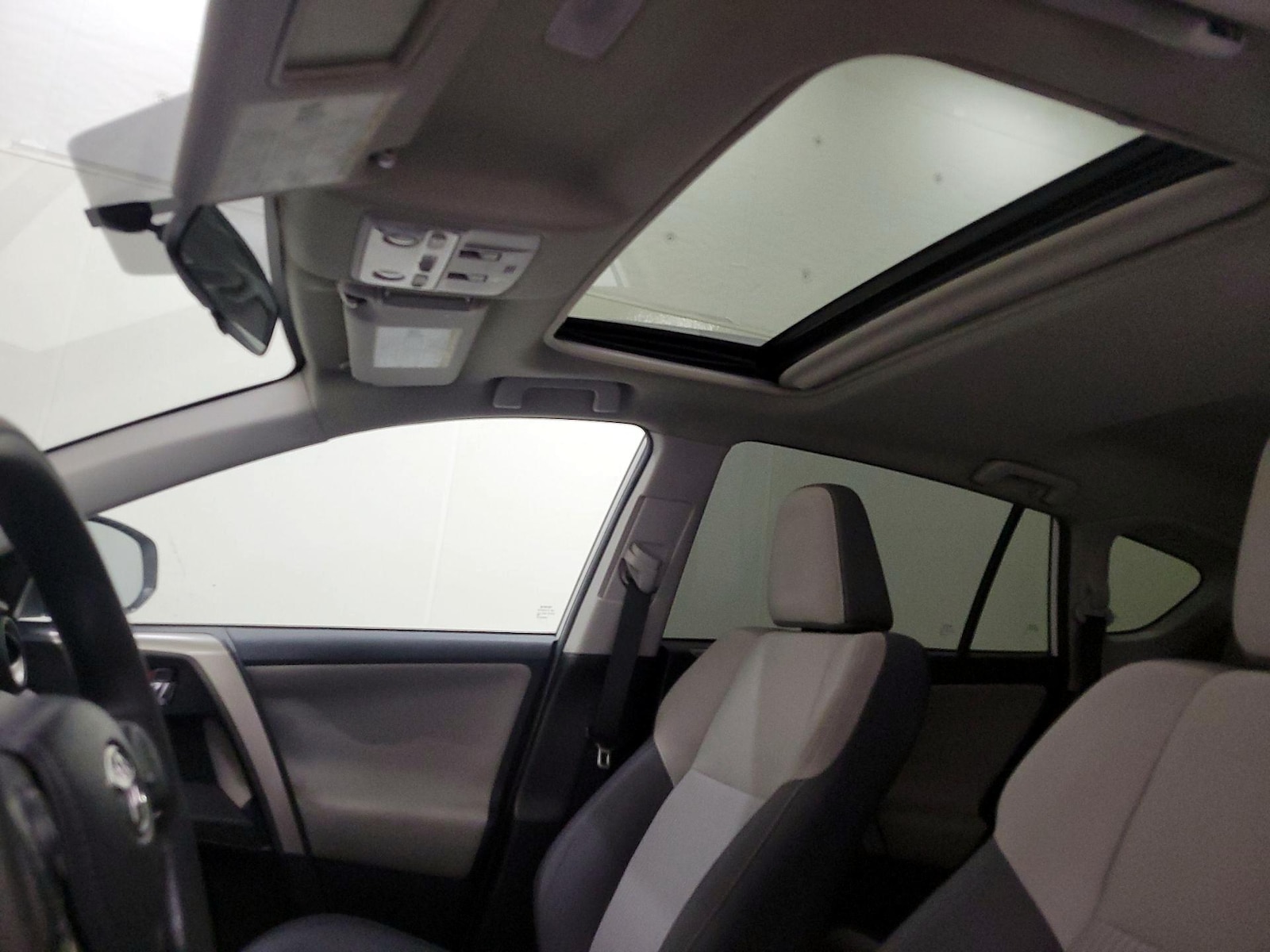 2015 Toyota RAV4 XLE - Photo 20