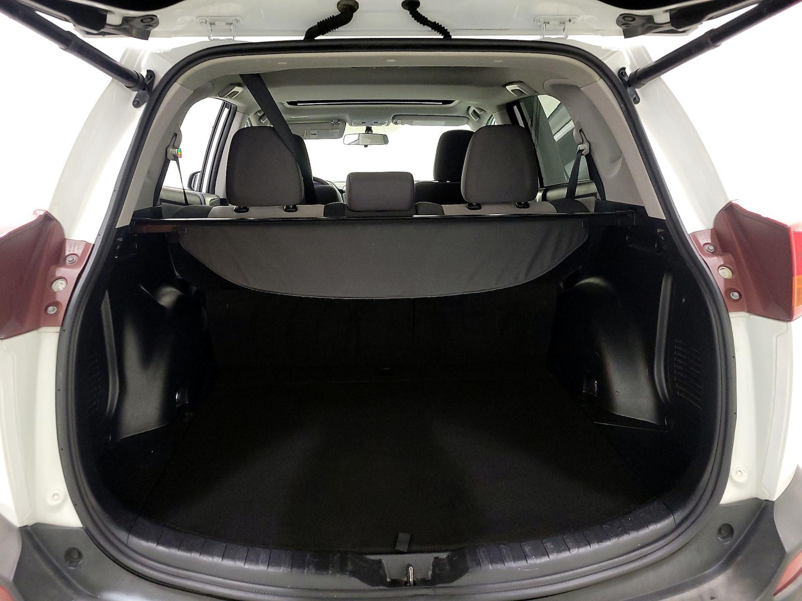 2015 Toyota RAV4 XLE - Photo 22
