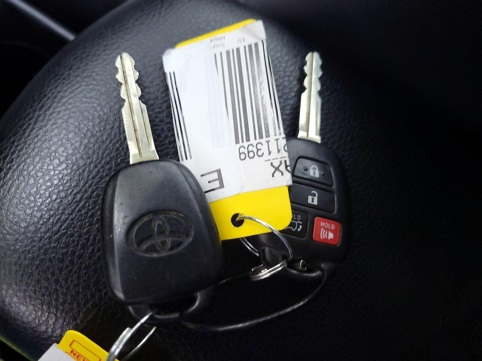 2015 Toyota RAV4 XLE - Photo 24