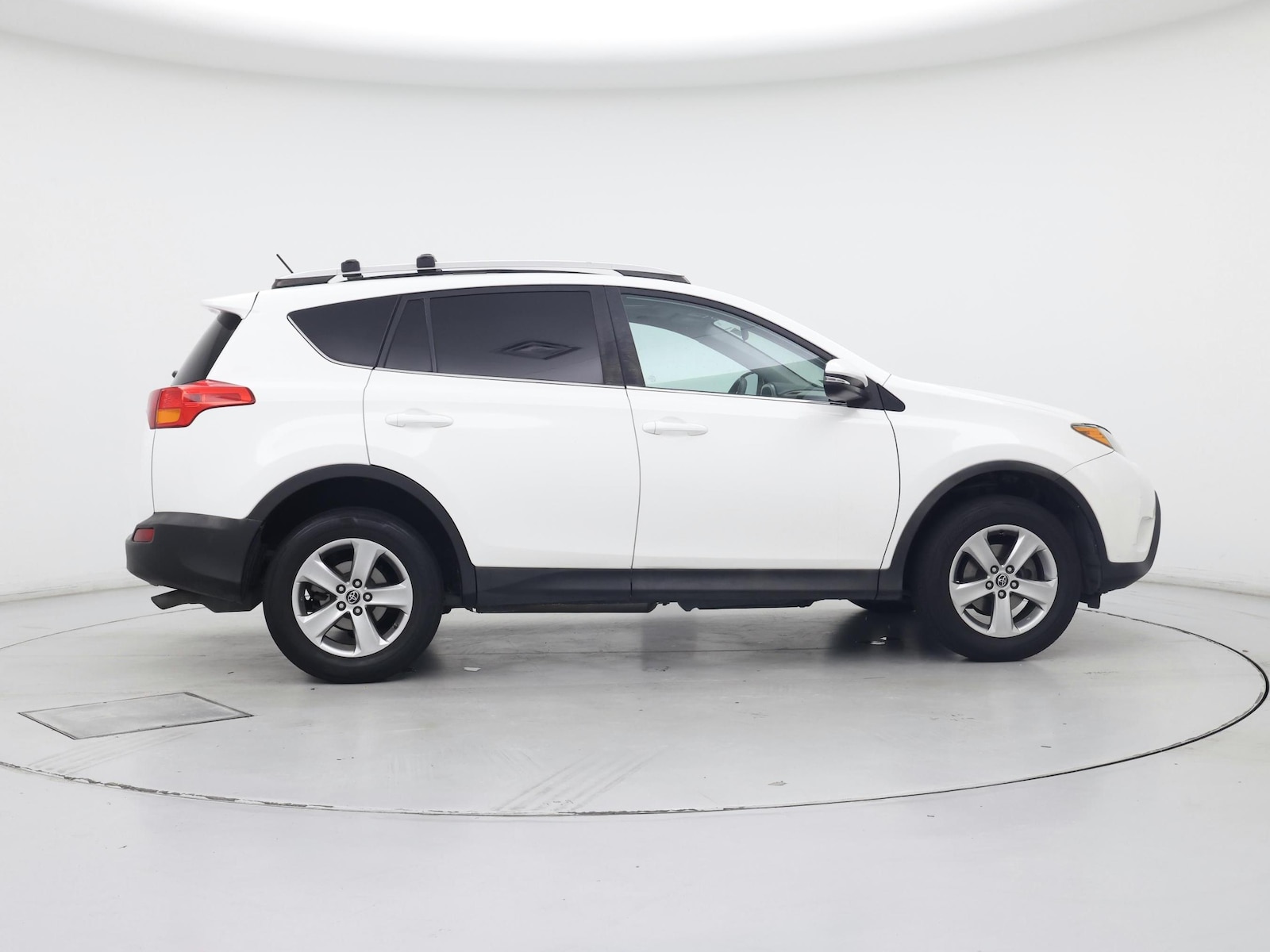 2015 Toyota RAV4 XLE - Photo 8