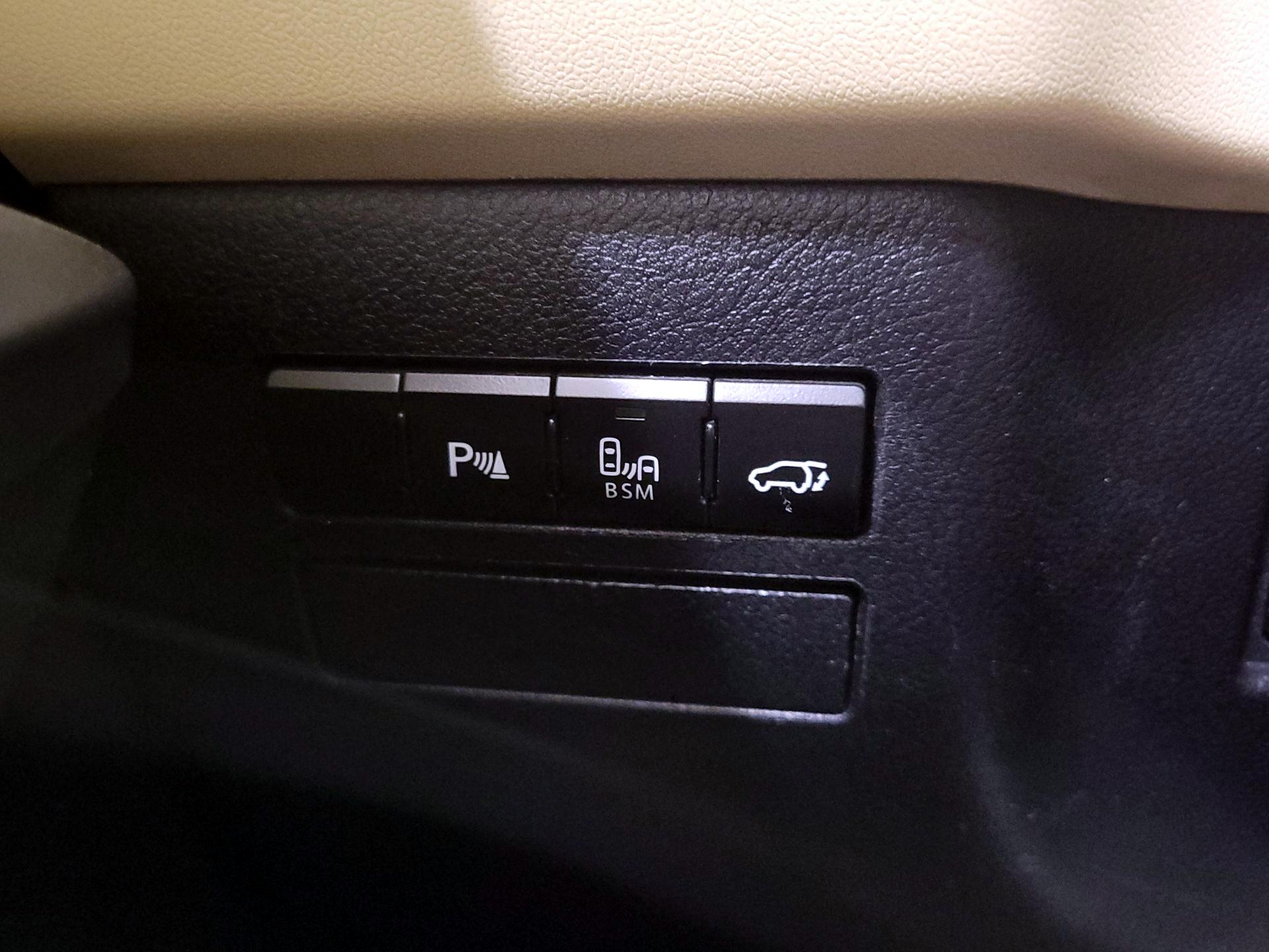 Thumbnail: 2016 Lexus NX - 13