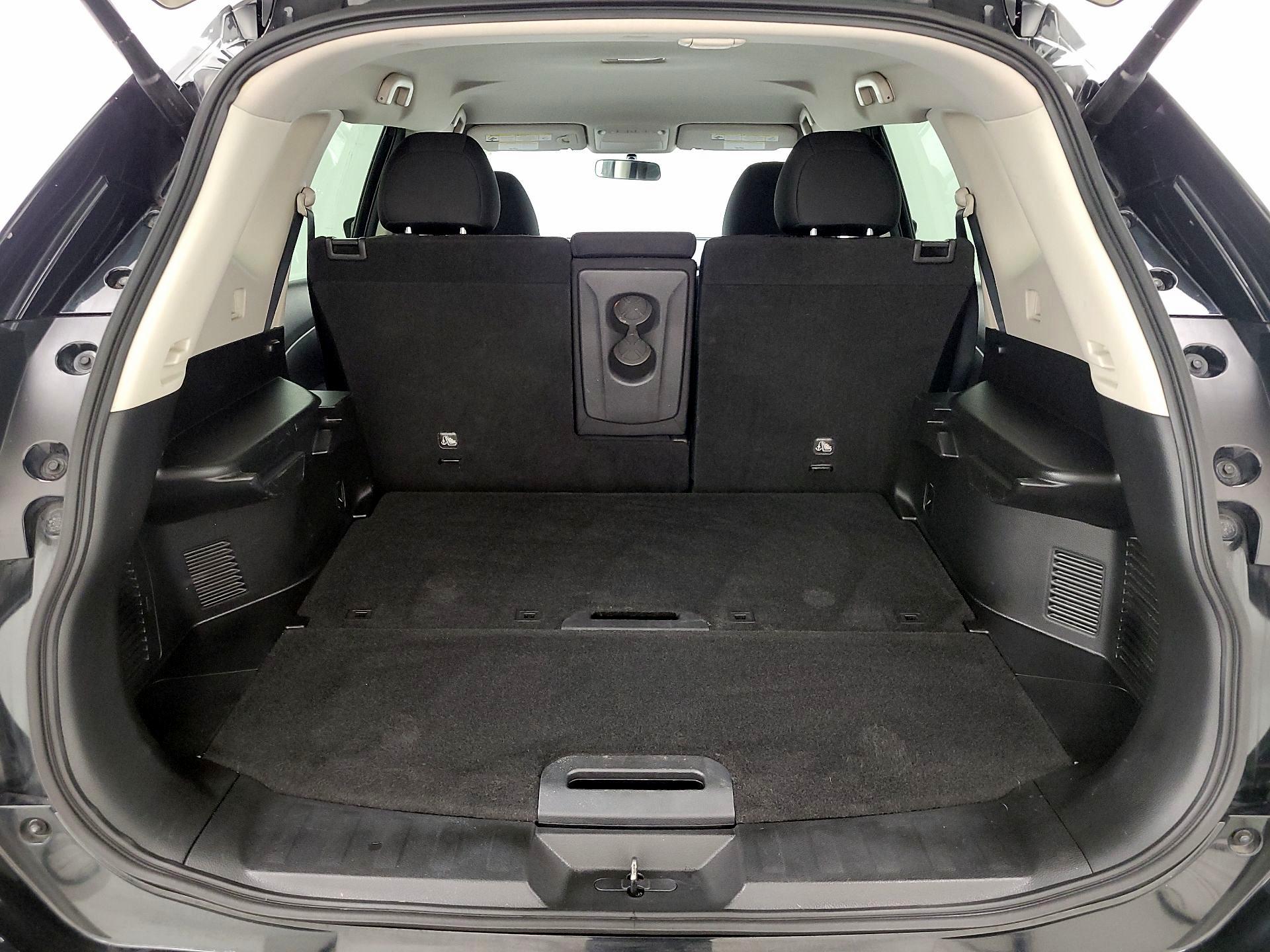 Thumbnail: 2018 Nissan Rogue - 20
