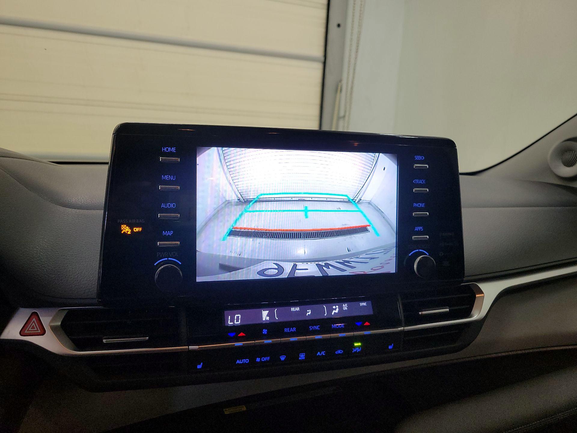 Thumbnail: 2021 Toyota Sienna - 15