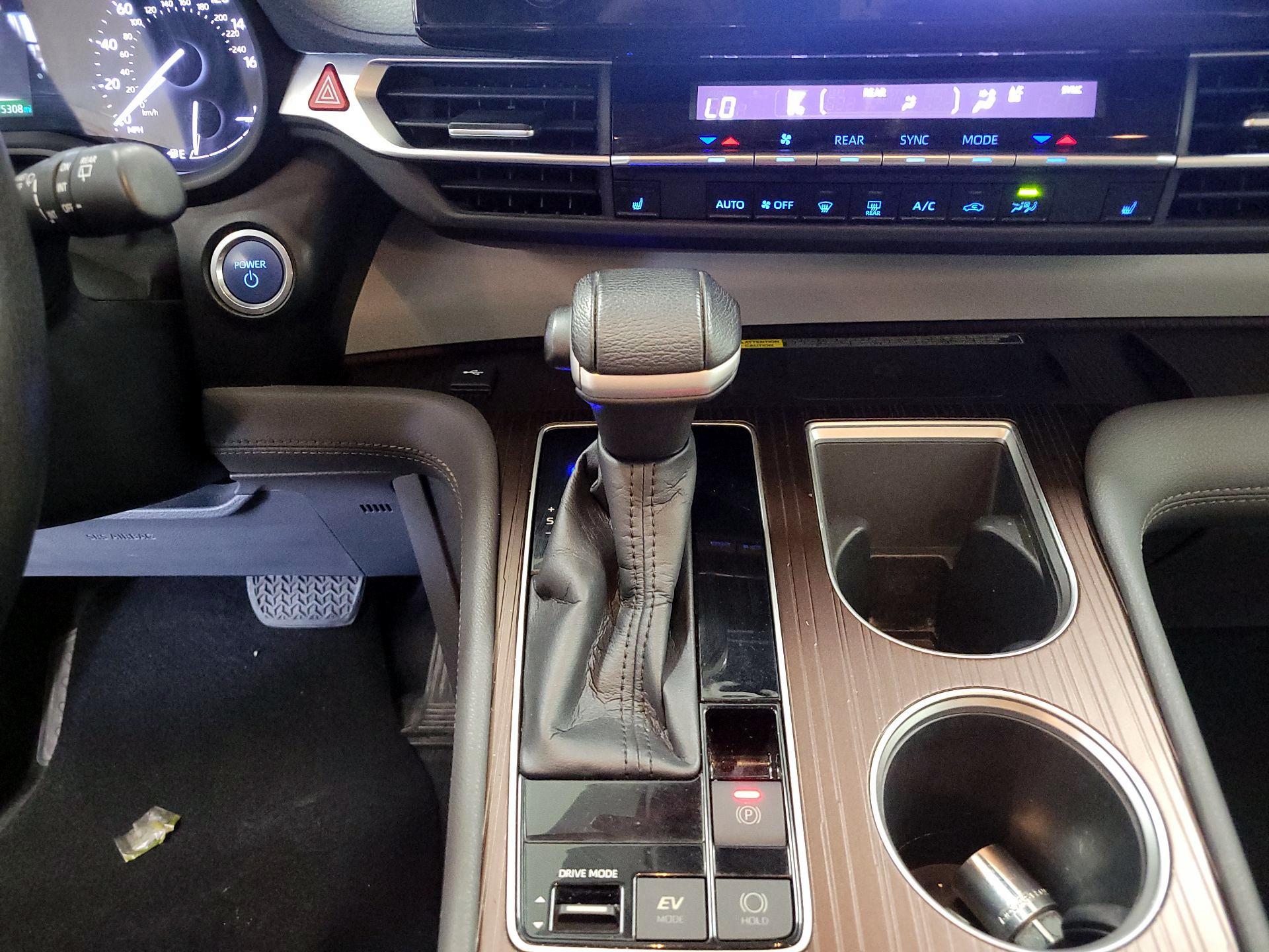 Thumbnail: 2021 Toyota Sienna - 18