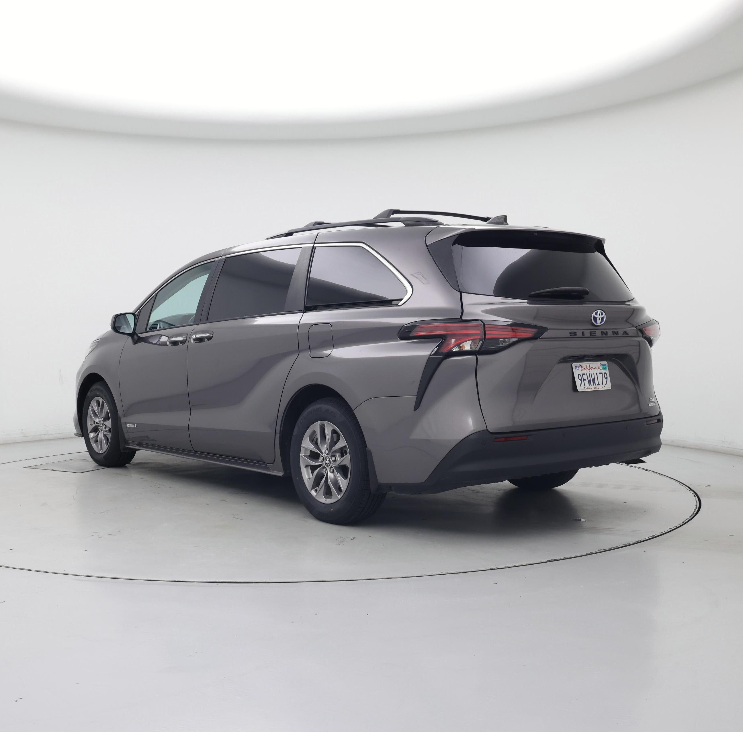 Thumbnail: 2021 Toyota Sienna - 2