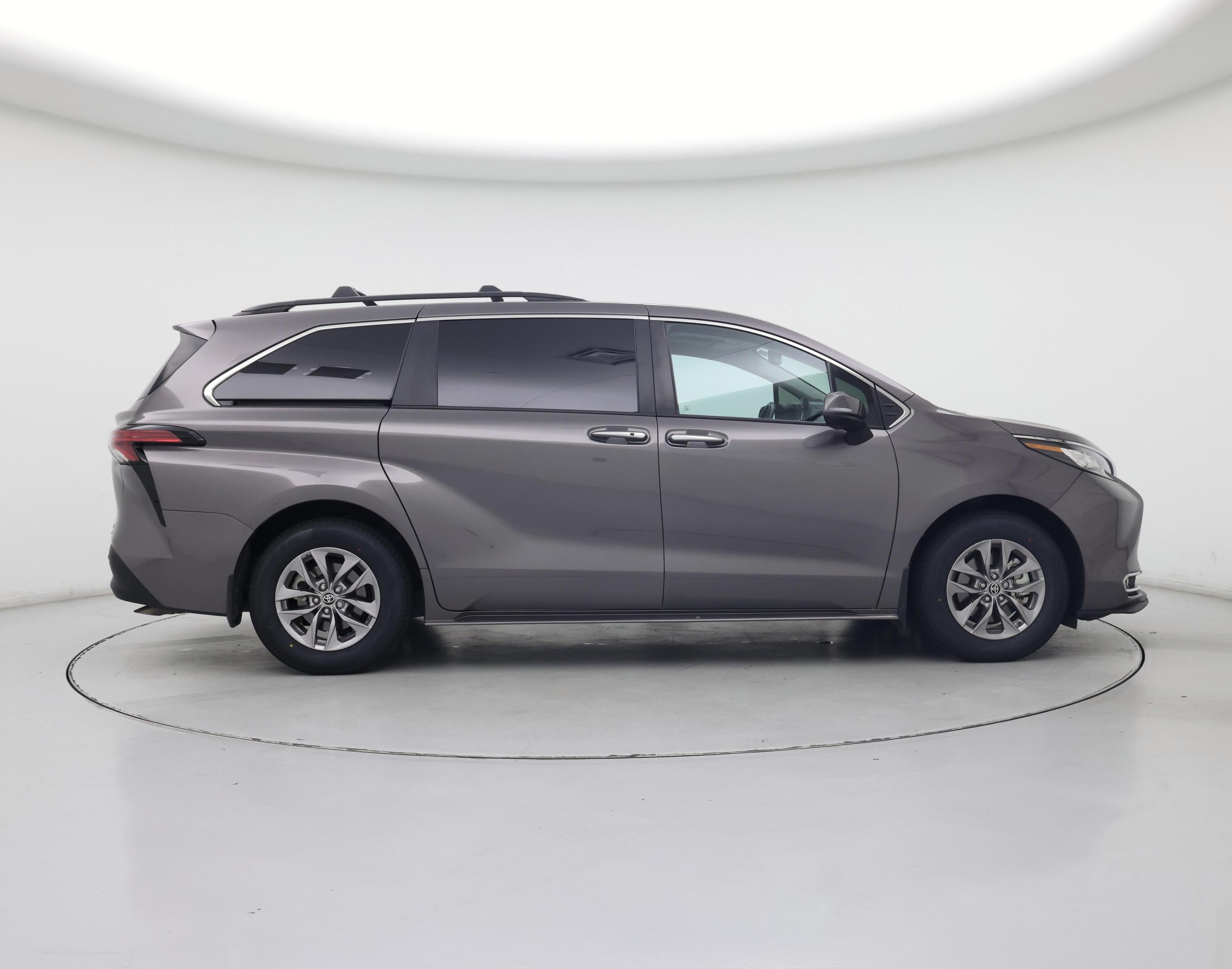 Thumbnail: 2021 Toyota Sienna - 7