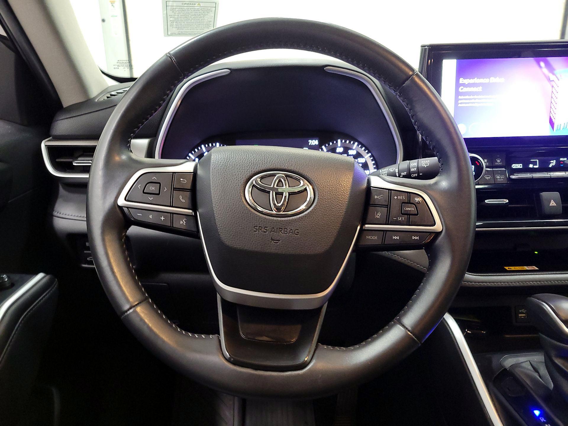 Thumbnail: 2024 Toyota Highlander - 10