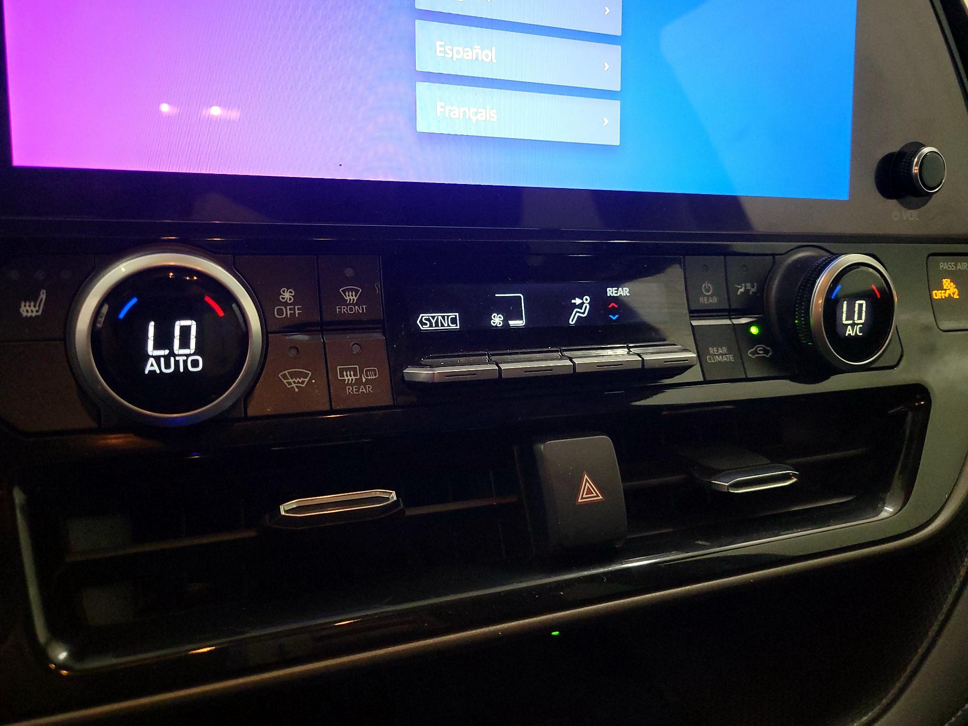 Thumbnail: 2024 Toyota Highlander - 16