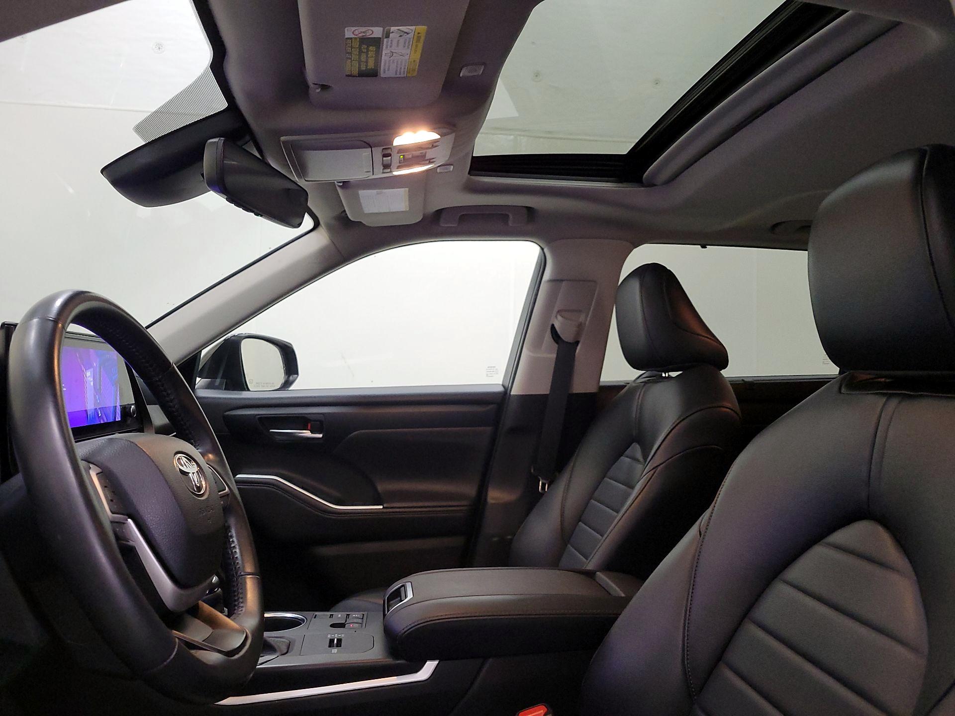 Thumbnail: 2024 Toyota Highlander - 19