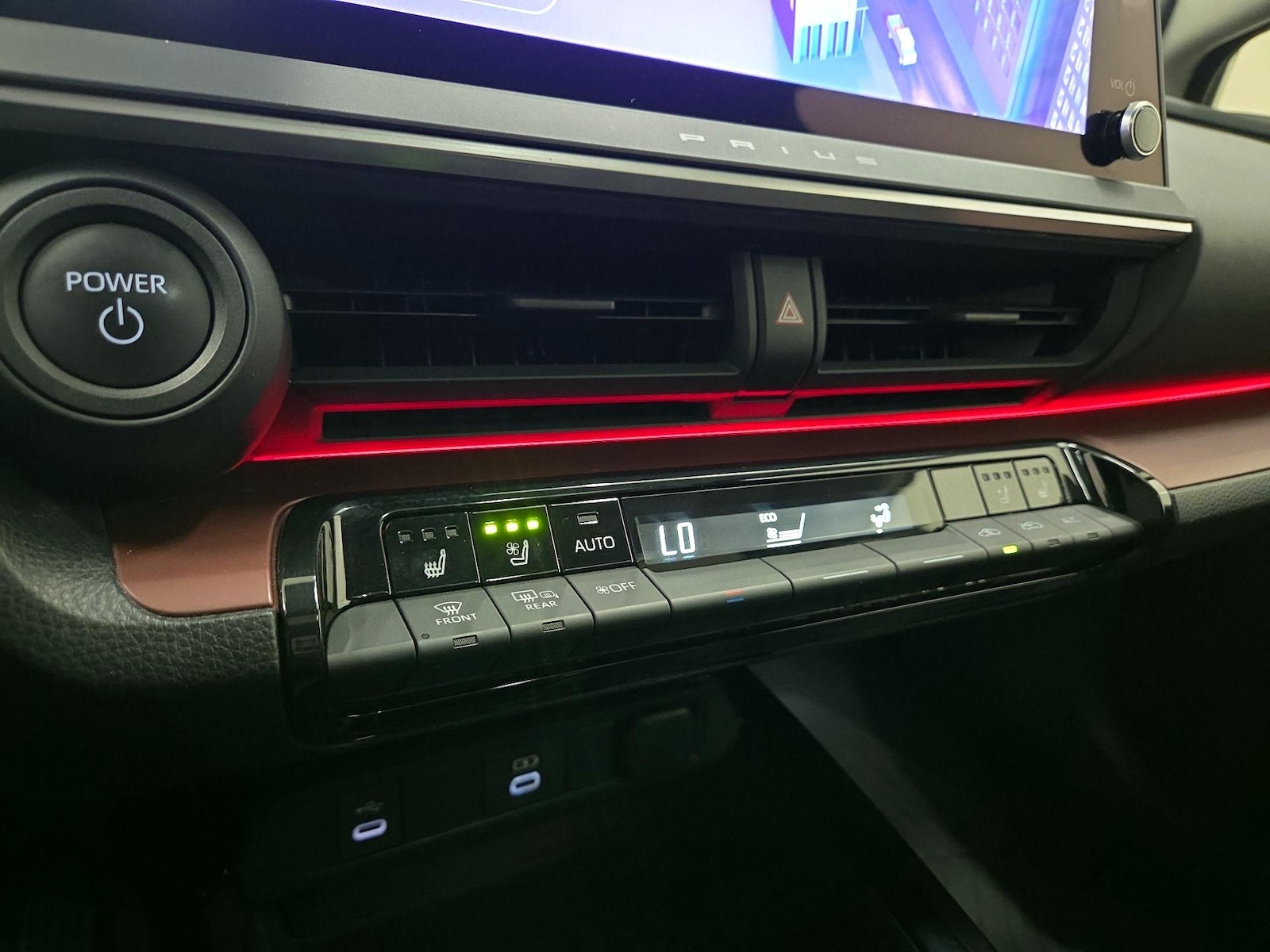 2024 Toyota Prius Prime XSE Premium - Photo 17