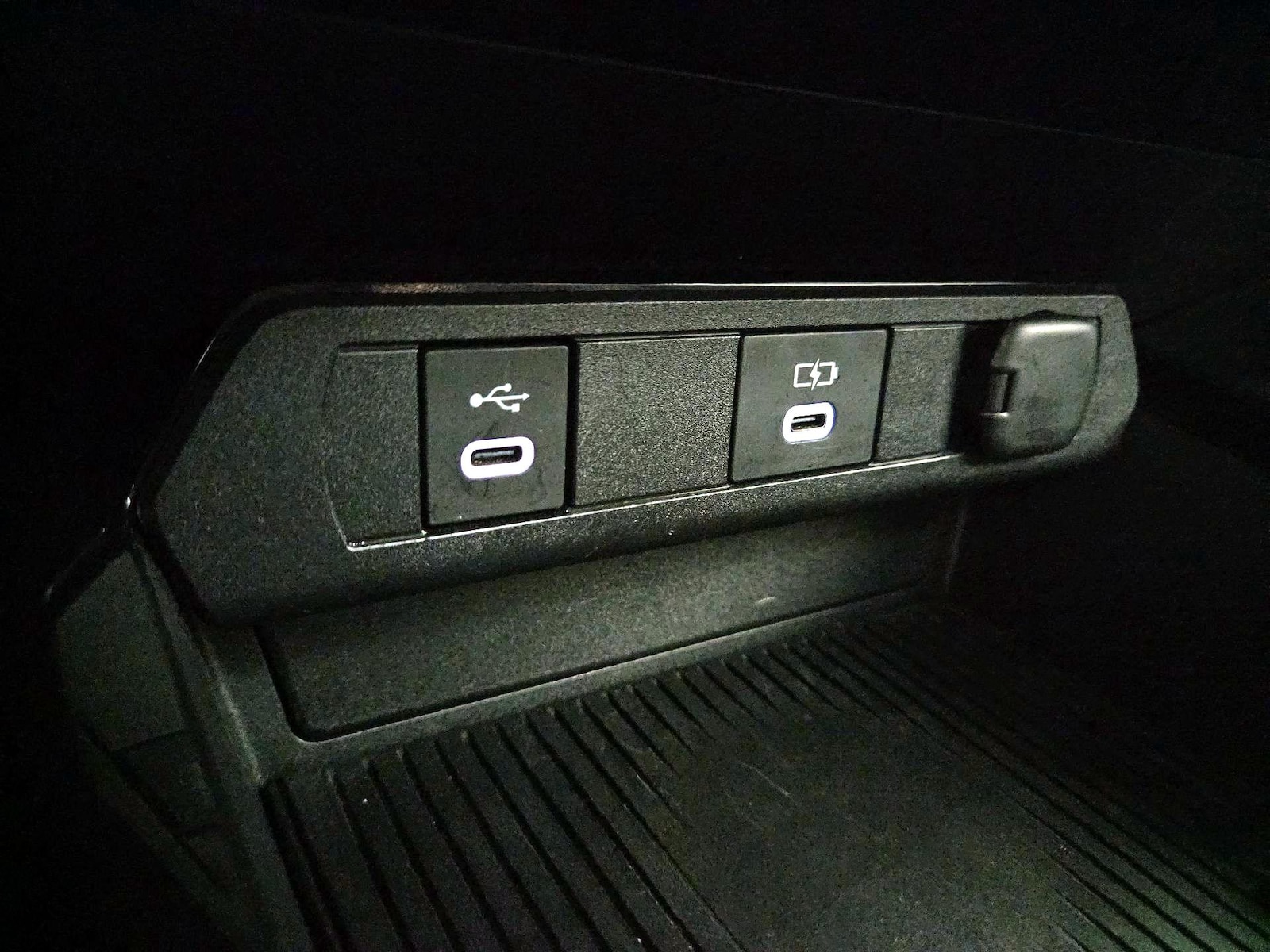 2024 Toyota Prius Prime XSE Premium - Photo 19