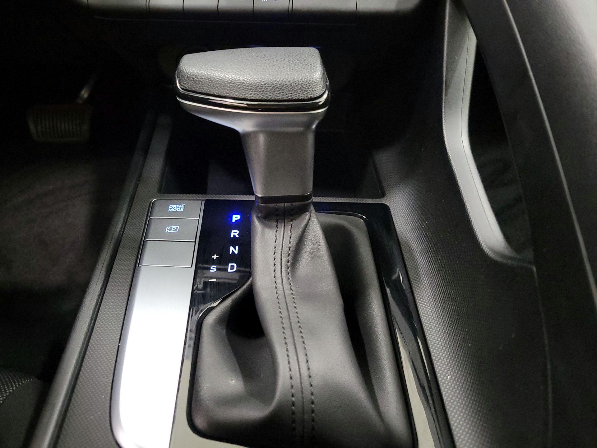 Thumbnail: 2025 Hyundai Elantra - 17