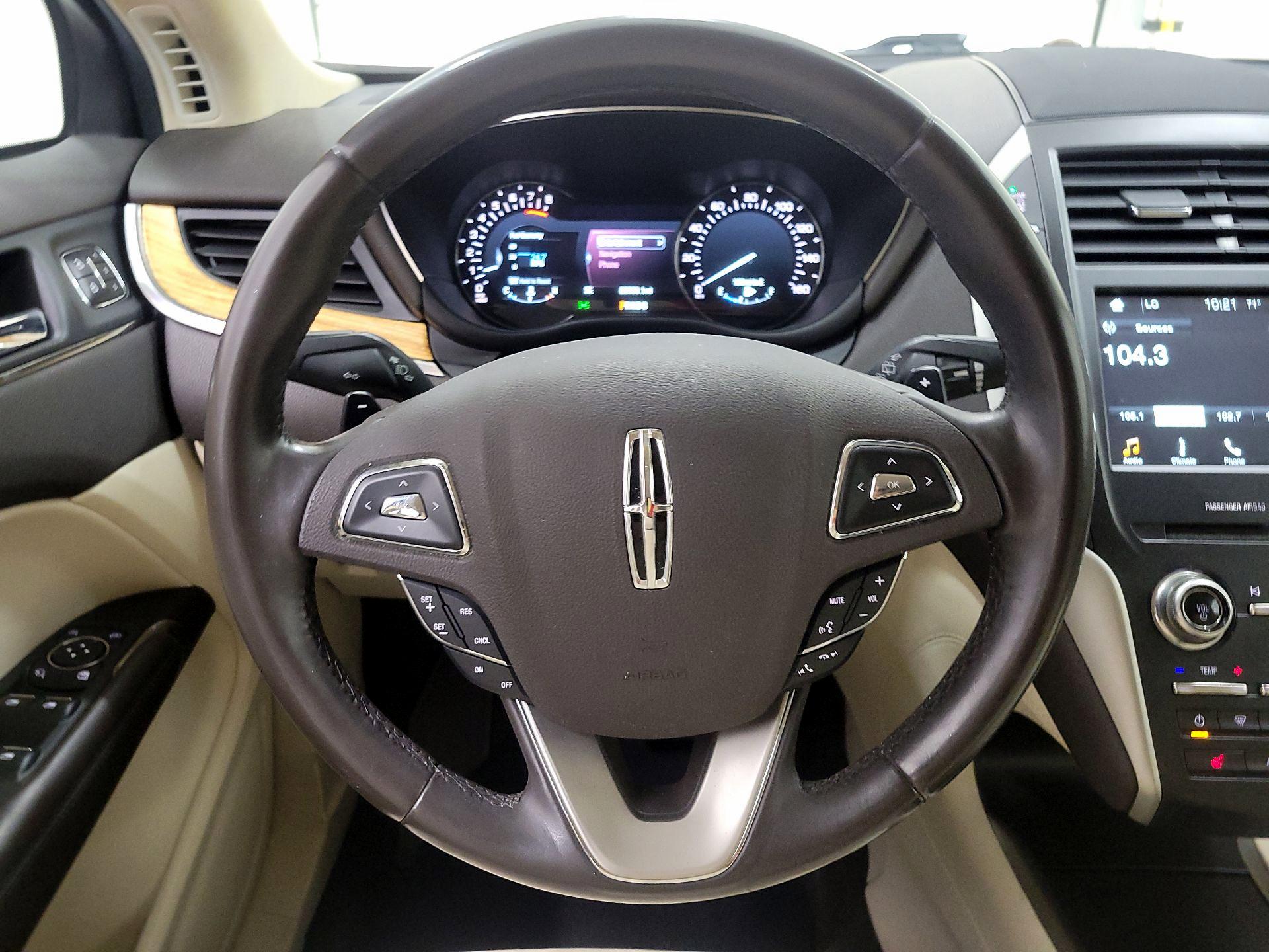 Thumbnail: 2016 Lincoln MKC - 10